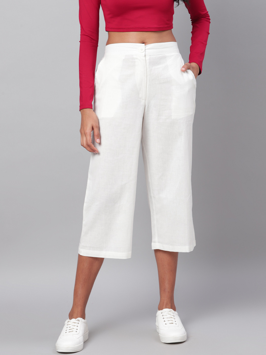 

Myshka Women White Regular Fit Solid 3/4th Length Parallel Trousers