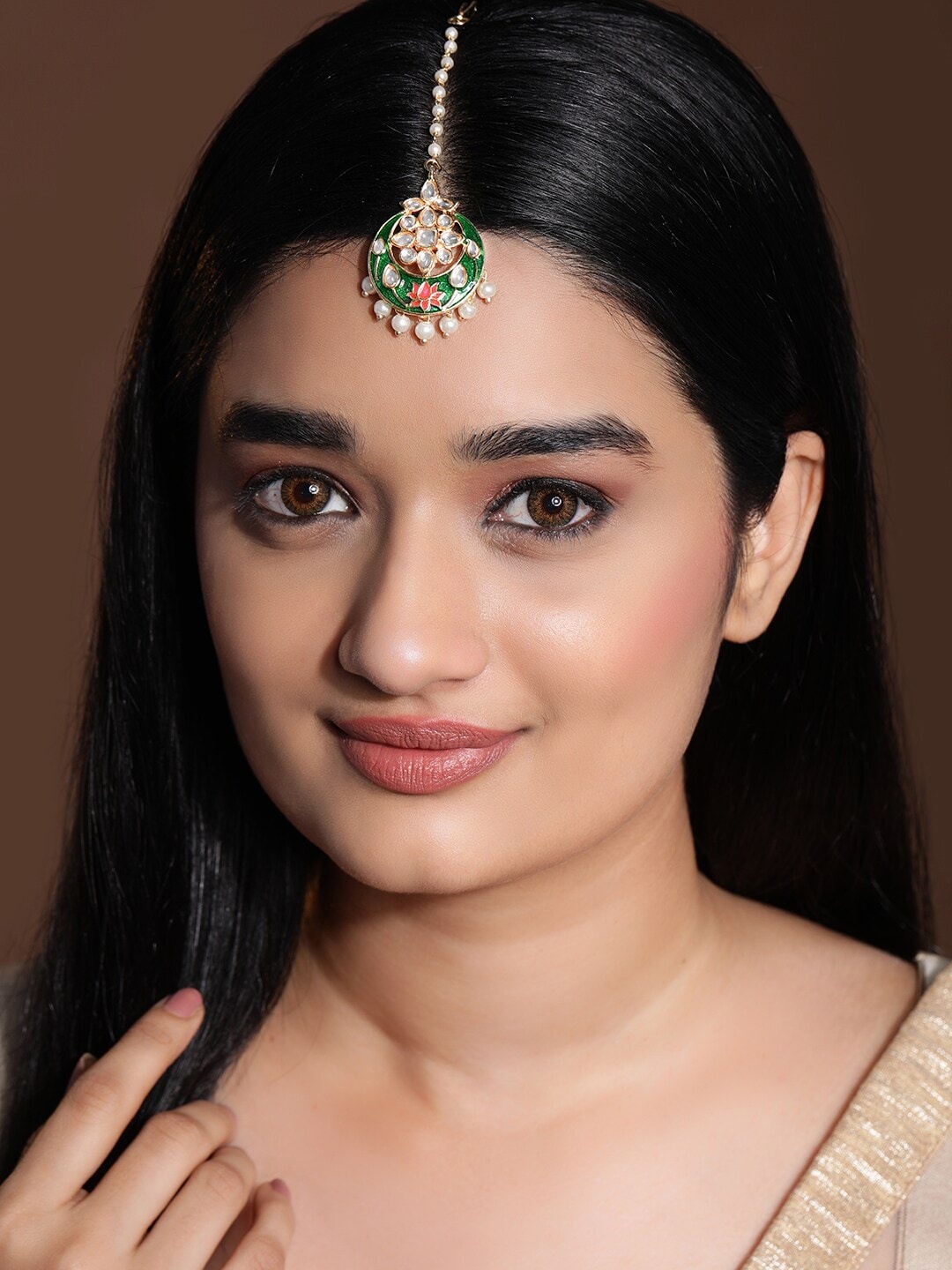 

Rubans Gold-Plated White & Green Kundan-Studded Enamelled Handcrafted Maang Tikka