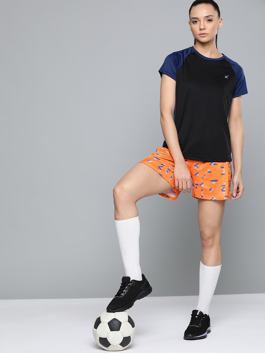 

HRX by Hrithik Roshan Women Oriole AOP Regular Fit Rapid-Dry Football Shorts, Orange