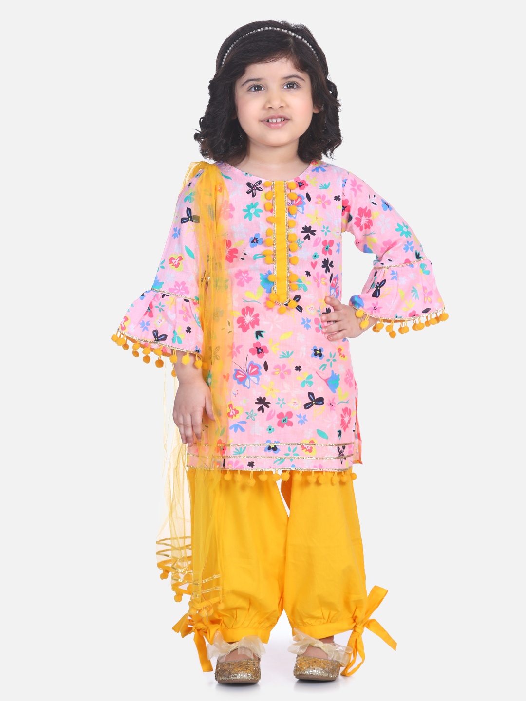 

LilPicks Girls Pink Printed Kurti with Yellow Harem Pants & Dupatta