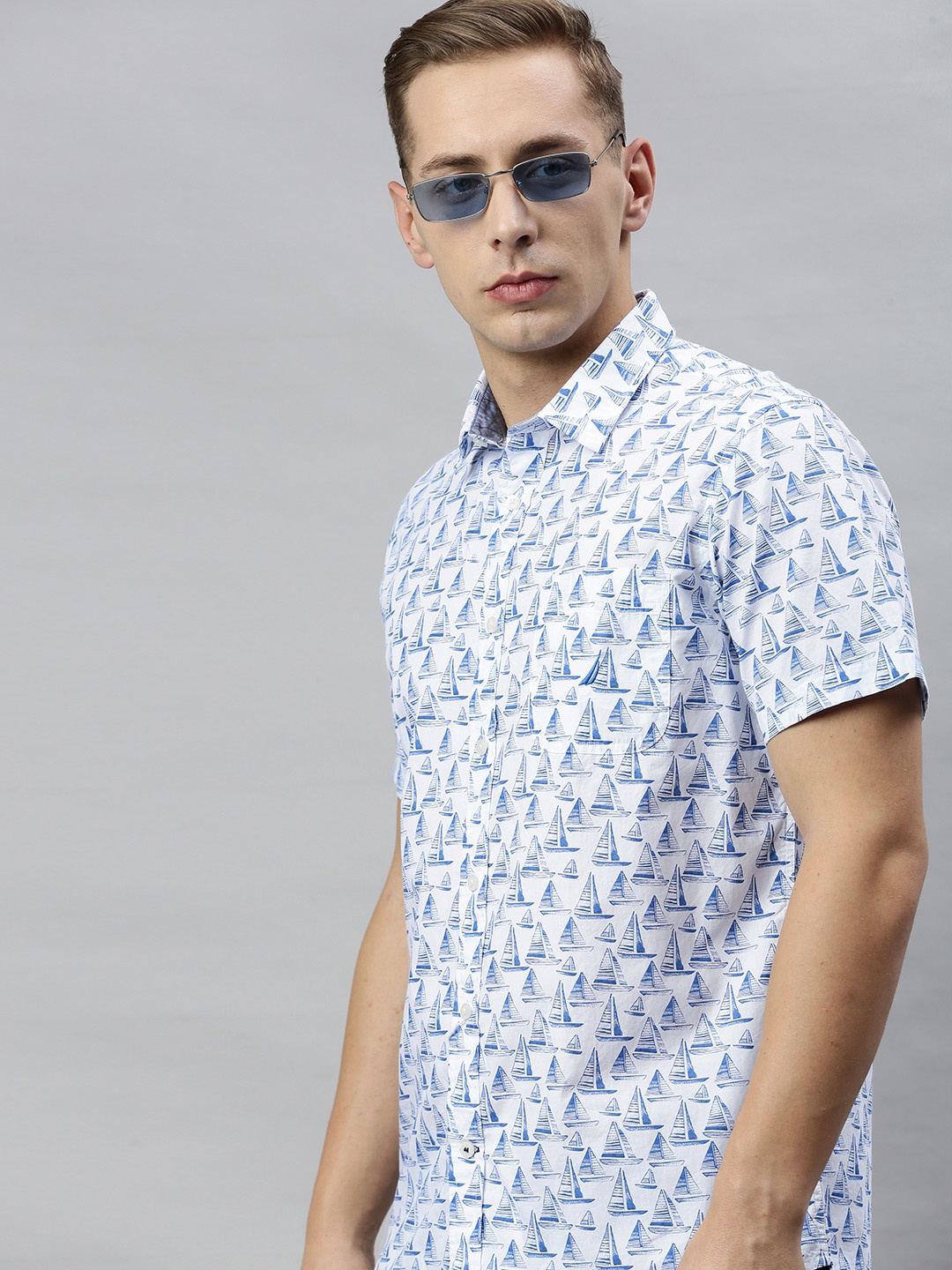 

Nautica Men White & Blue Pure Cotton Classic Regular Fit Ship Print Casual Shirt