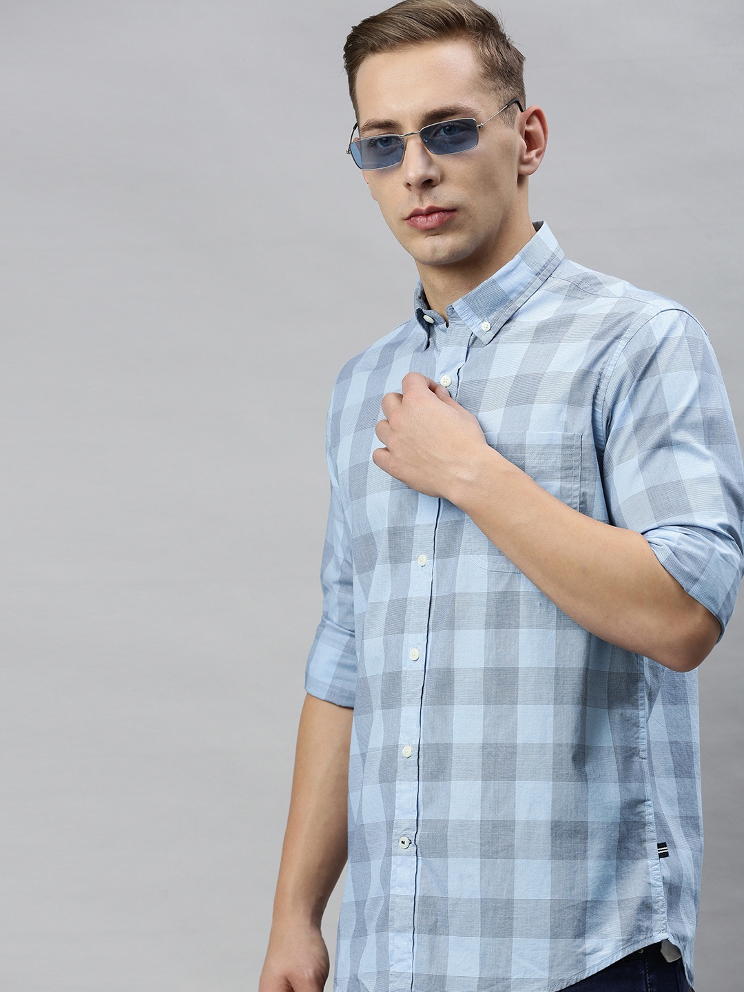 

Nautica Men Blue Classic Regular Fit Checked Casual Shirt