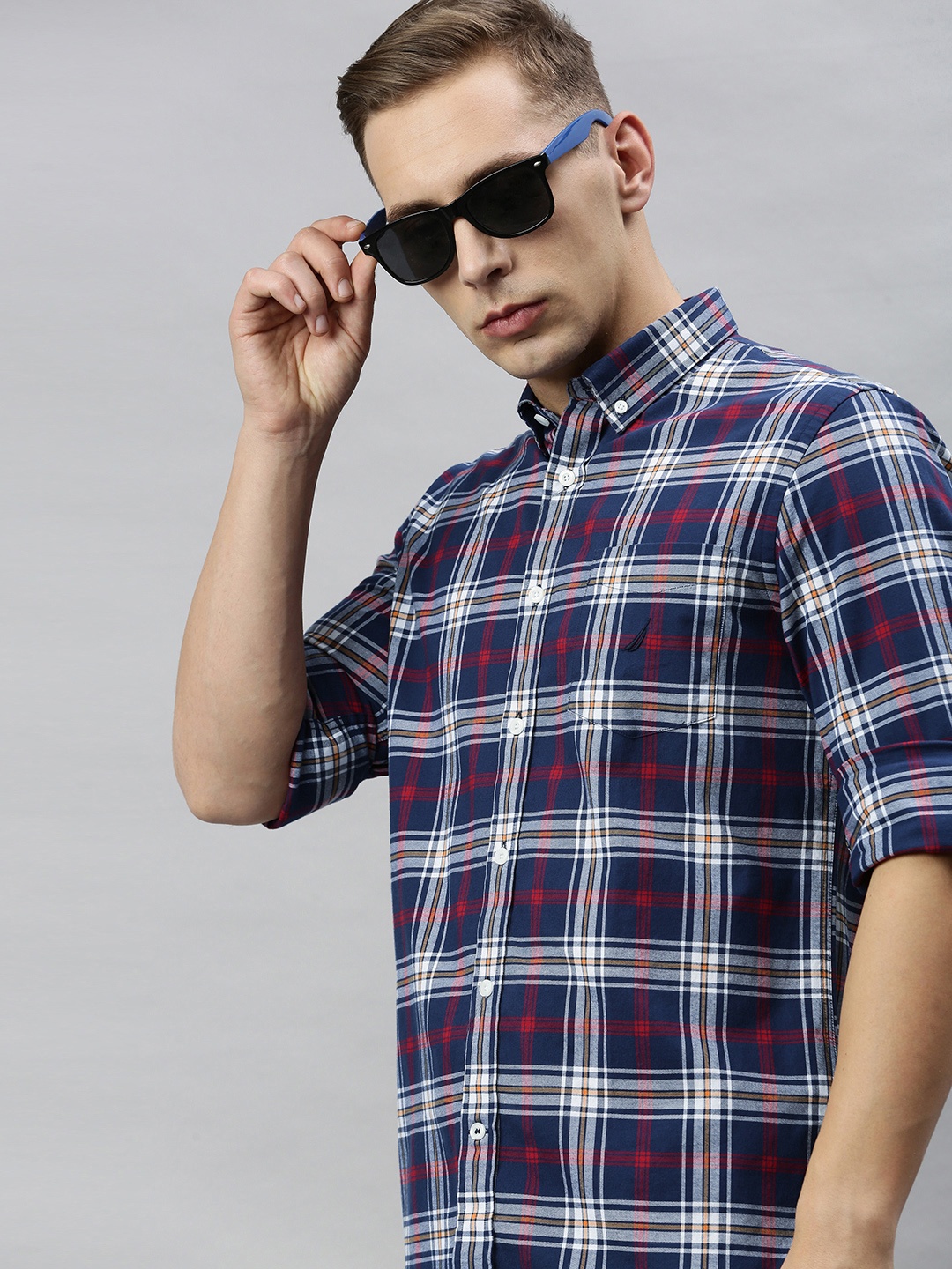 

Nautica Men Navy Blue & Red Slim Fit Checked Casual Shirt