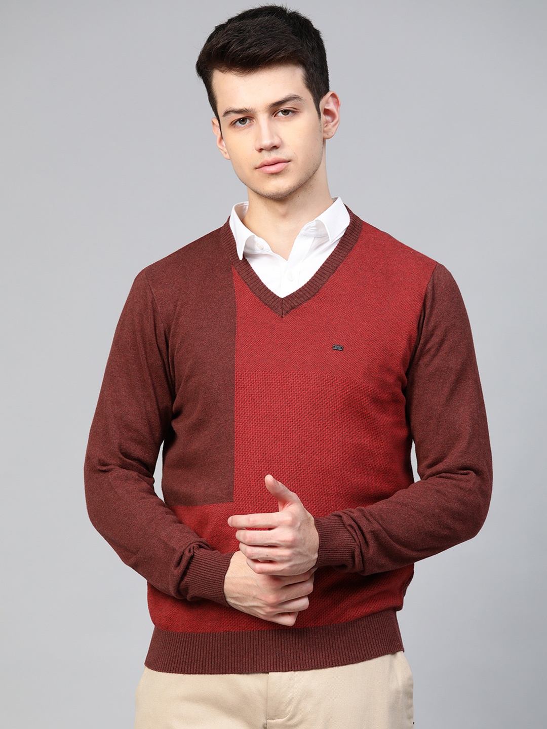 

Blackberrys Men Maroon & Red Colourblocked Pullover Sweater