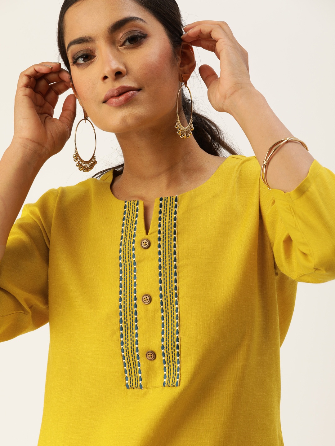 

Varanga Women Mustard Yellow Solid Straight Kurta with Thread Work