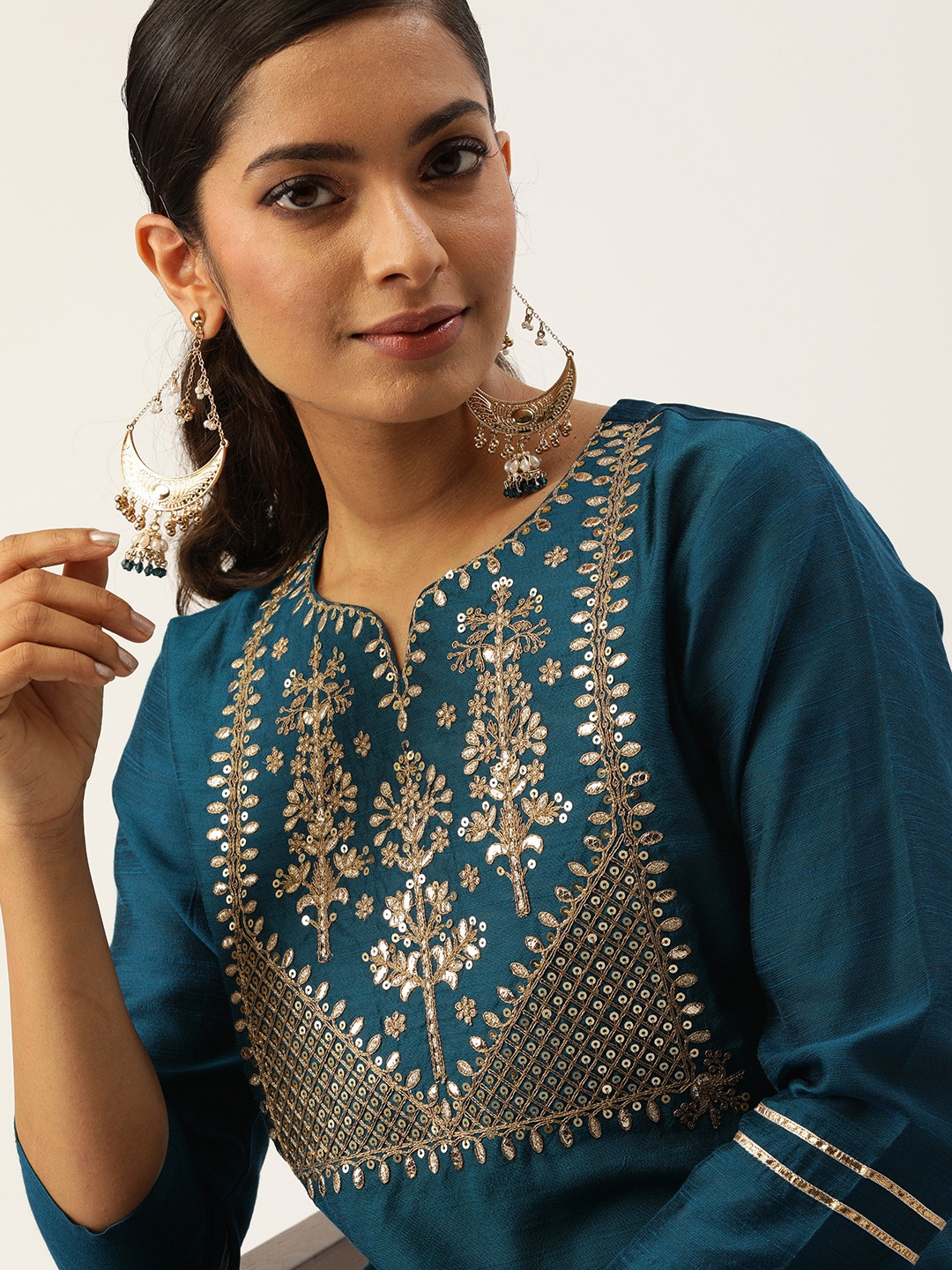 

Varanga Women Teal Blue Yoke Design Straight Kurta with Sequins