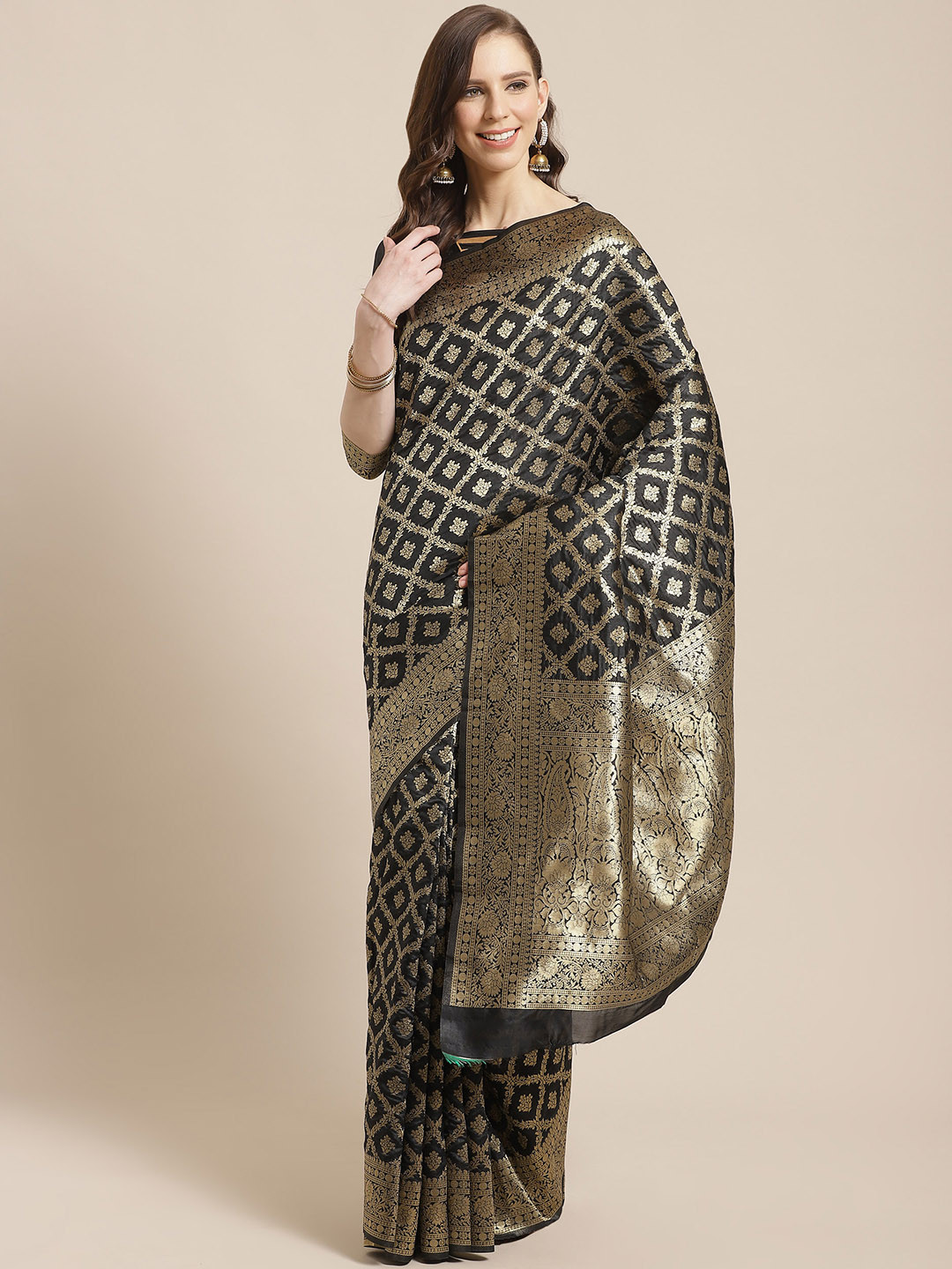

Mitera Black & Golden Woven Design Kanjeevaram Saree