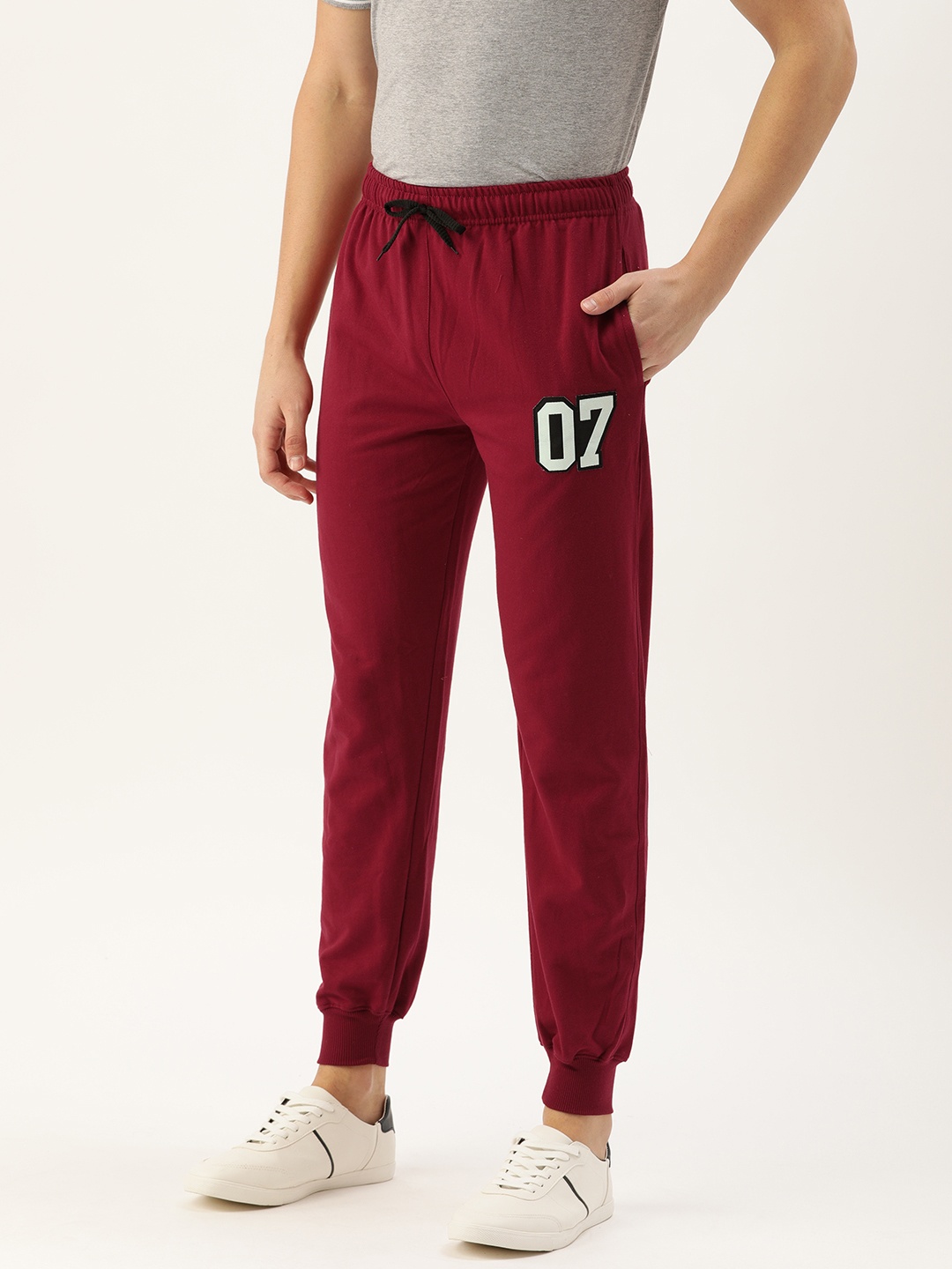 

Rodzen Men Red Solid Straight Fit Casual Joggers With Applique Detailing