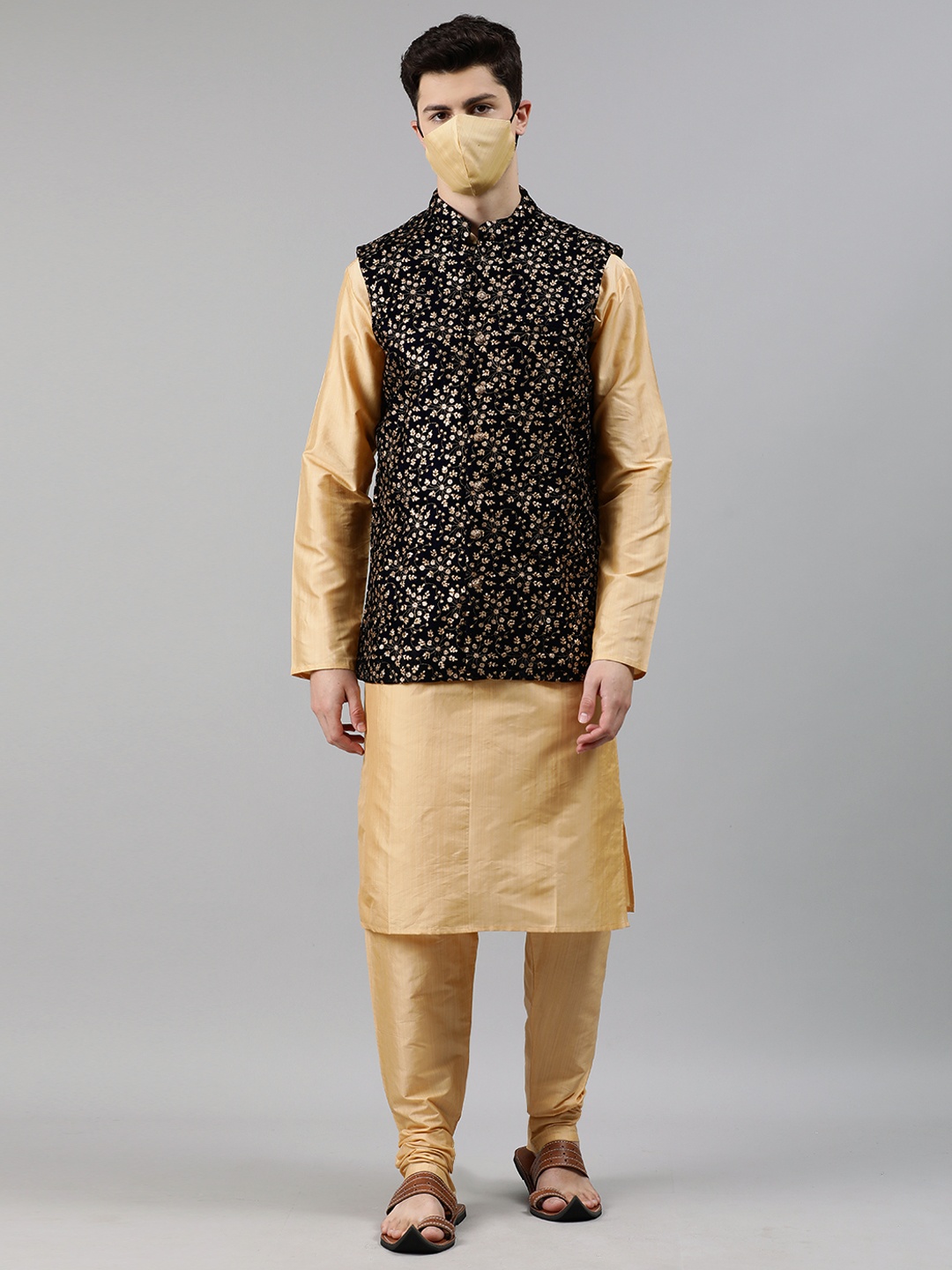 

EthnoVogue Men Beige & Navy Blue Made To Measure Solid Kurta Set with Matching Mask