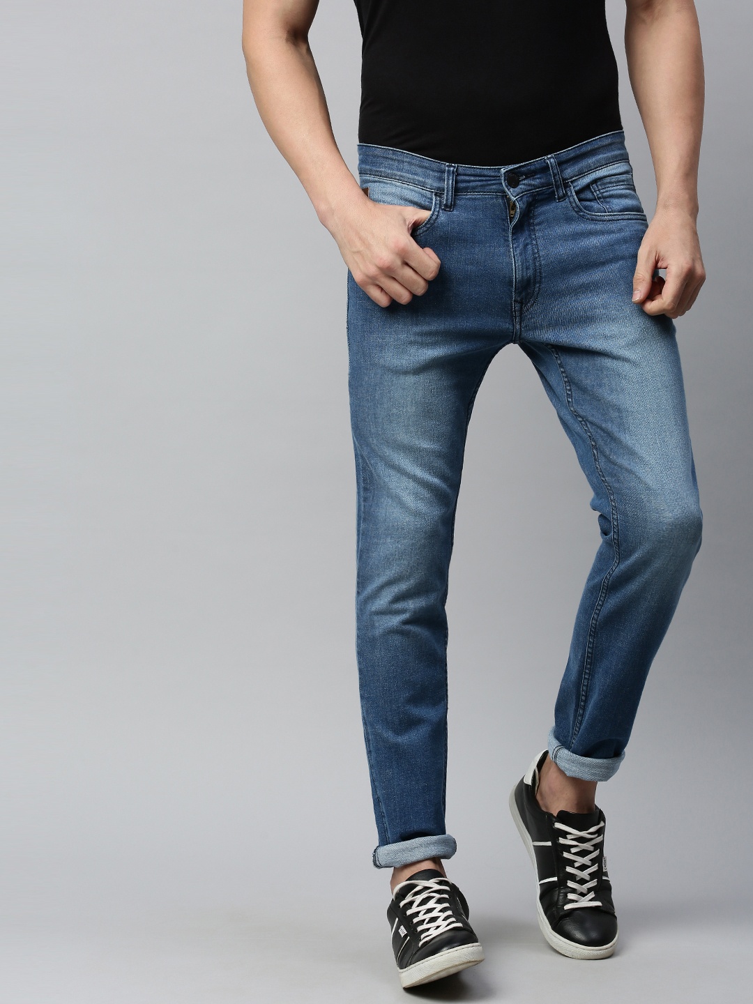 

WROGN Men Blue Slim Fit Mid-Rise Clean Look Jeans