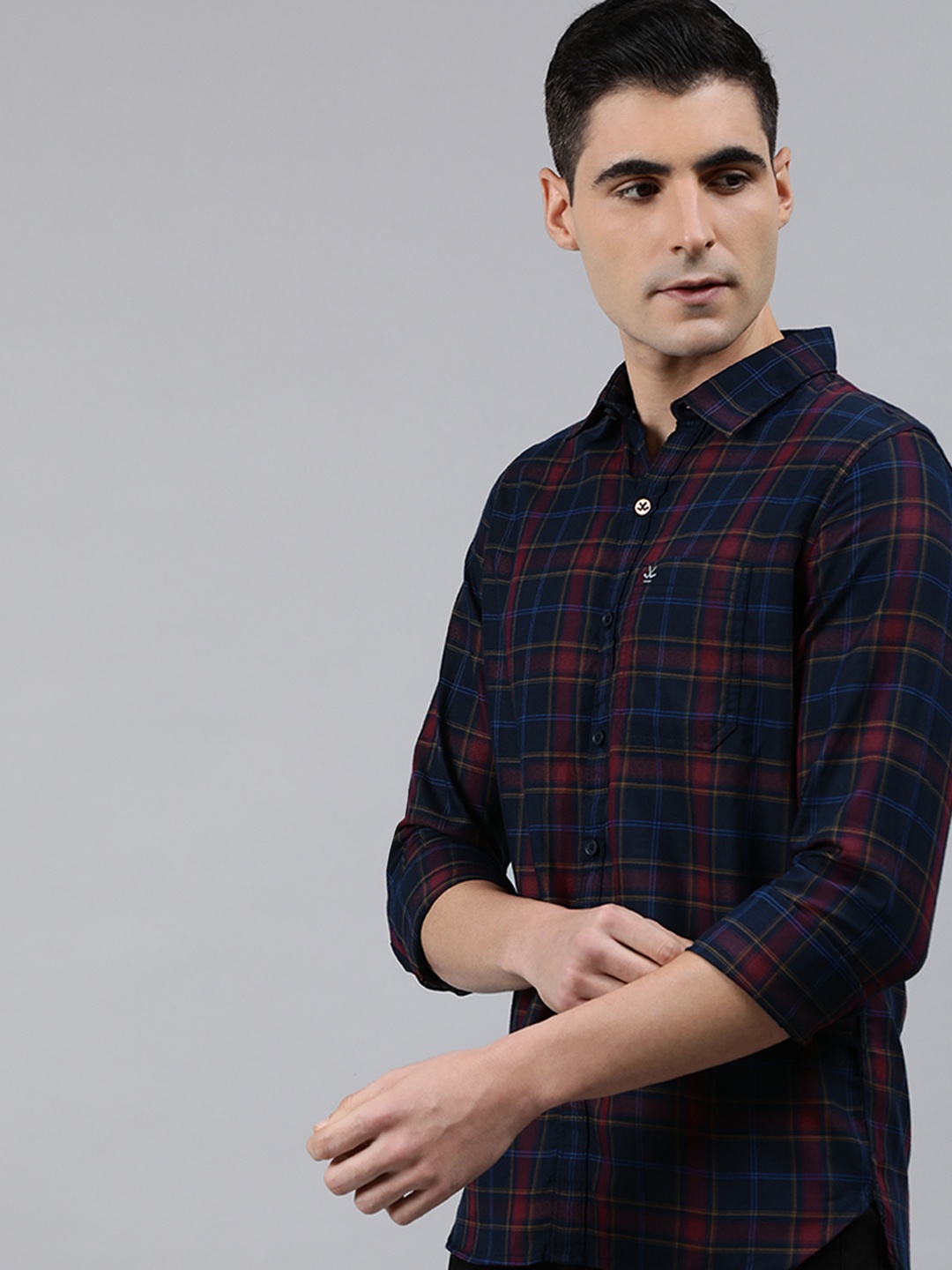 

WROGN Men Navy Blue & Red Regular Fit Checked Casual Shirt