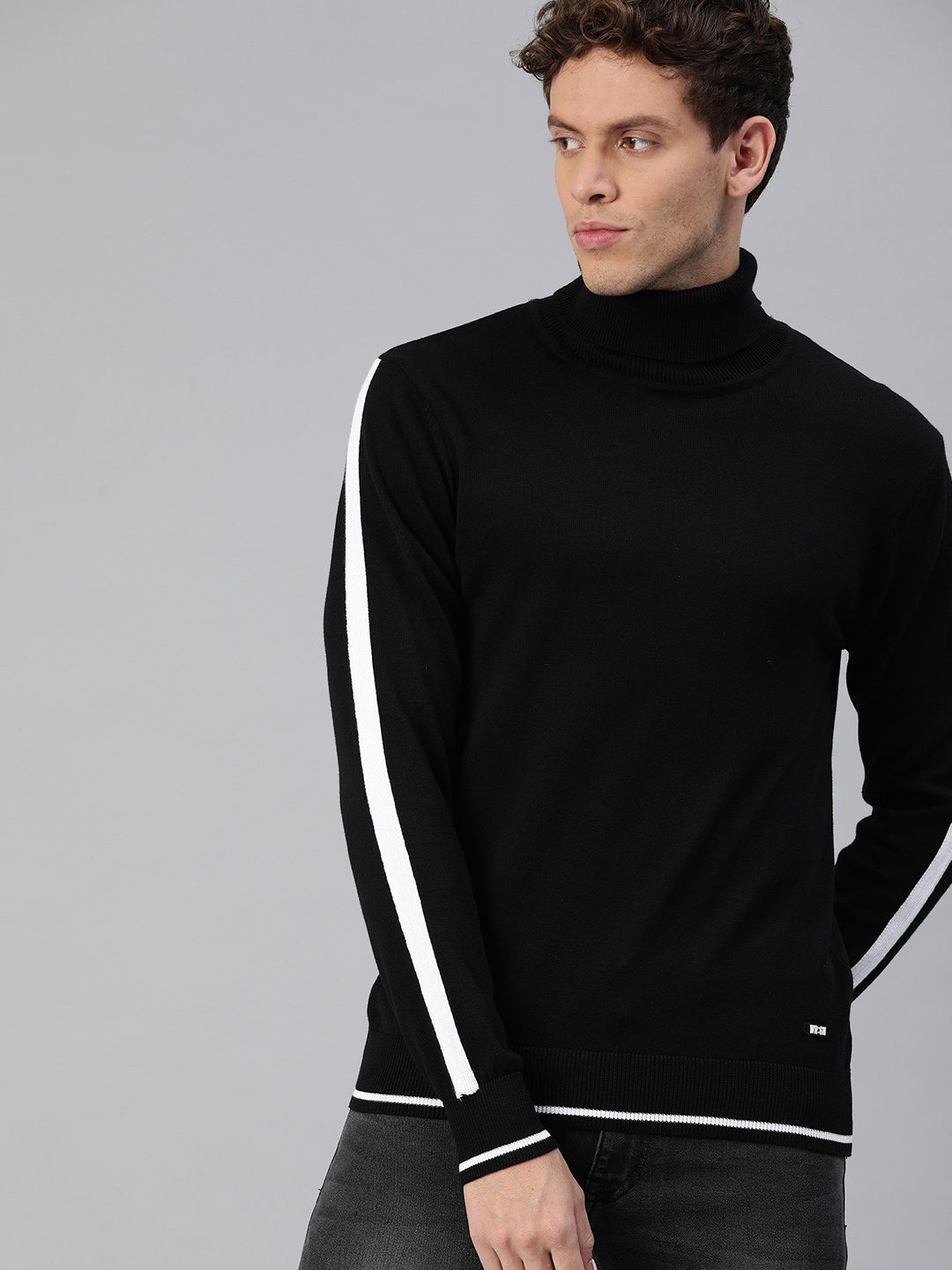 

WROGN Men Black Solid Pullover Sweater with Stripe Detail