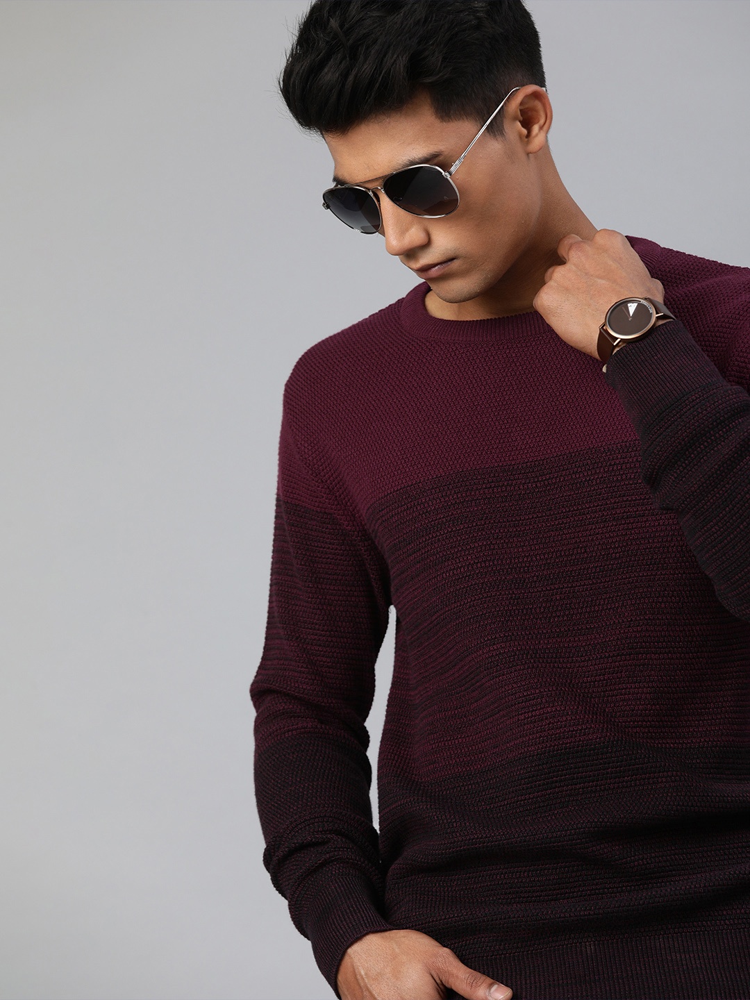 

WROGN Men Burgundy & Brown Slim Fit Colourblocked Pullover Sweater