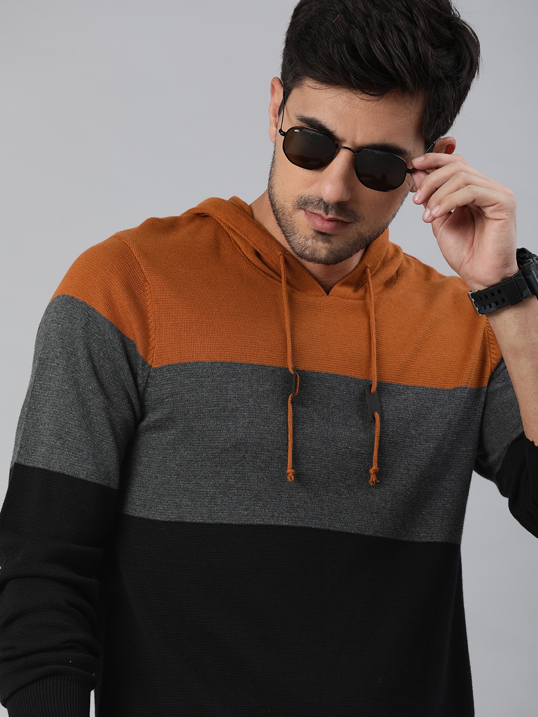 

WROGN Men Rust Brown & Black Slim Fit Colourblocked Hooded Pullover Sweater