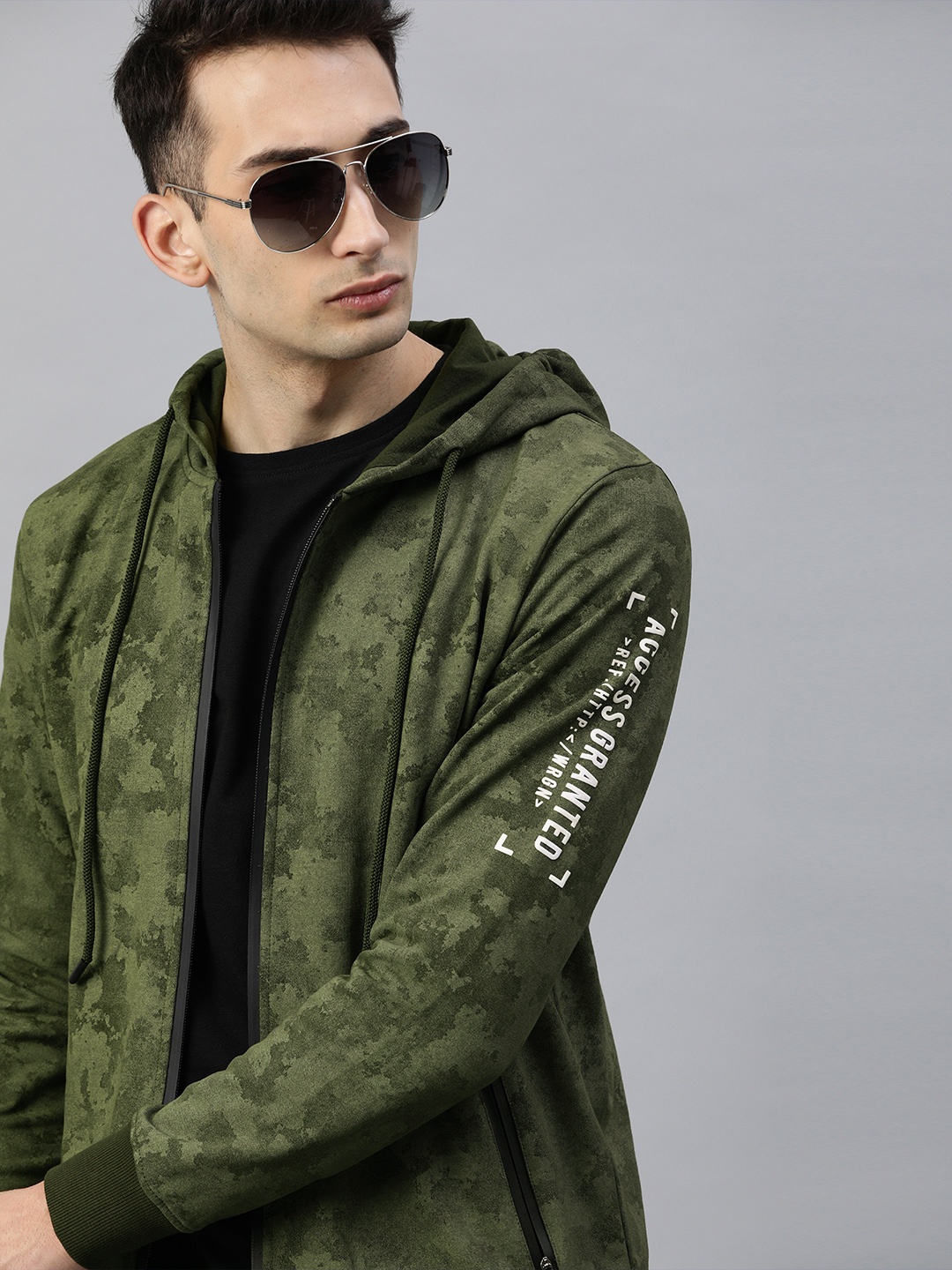 

WROGN Men Olive Green Camouflage Printed Hooded Sweatshirt