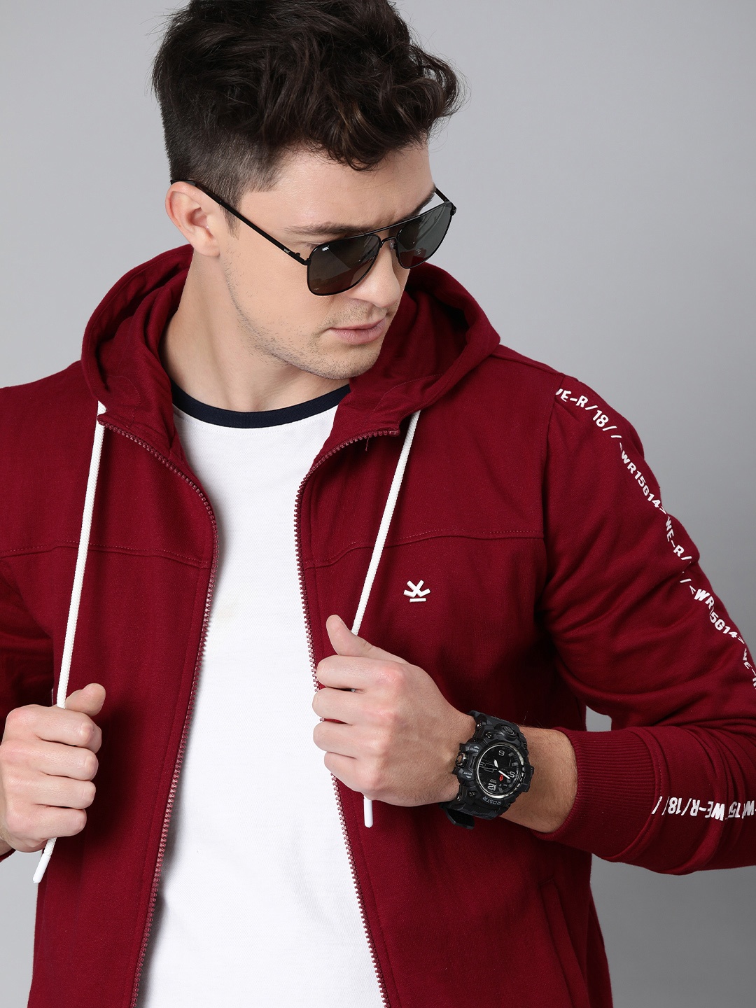 

WROGN Men Maroon & White Solid Hooded Sweatshirt with Side Stripes