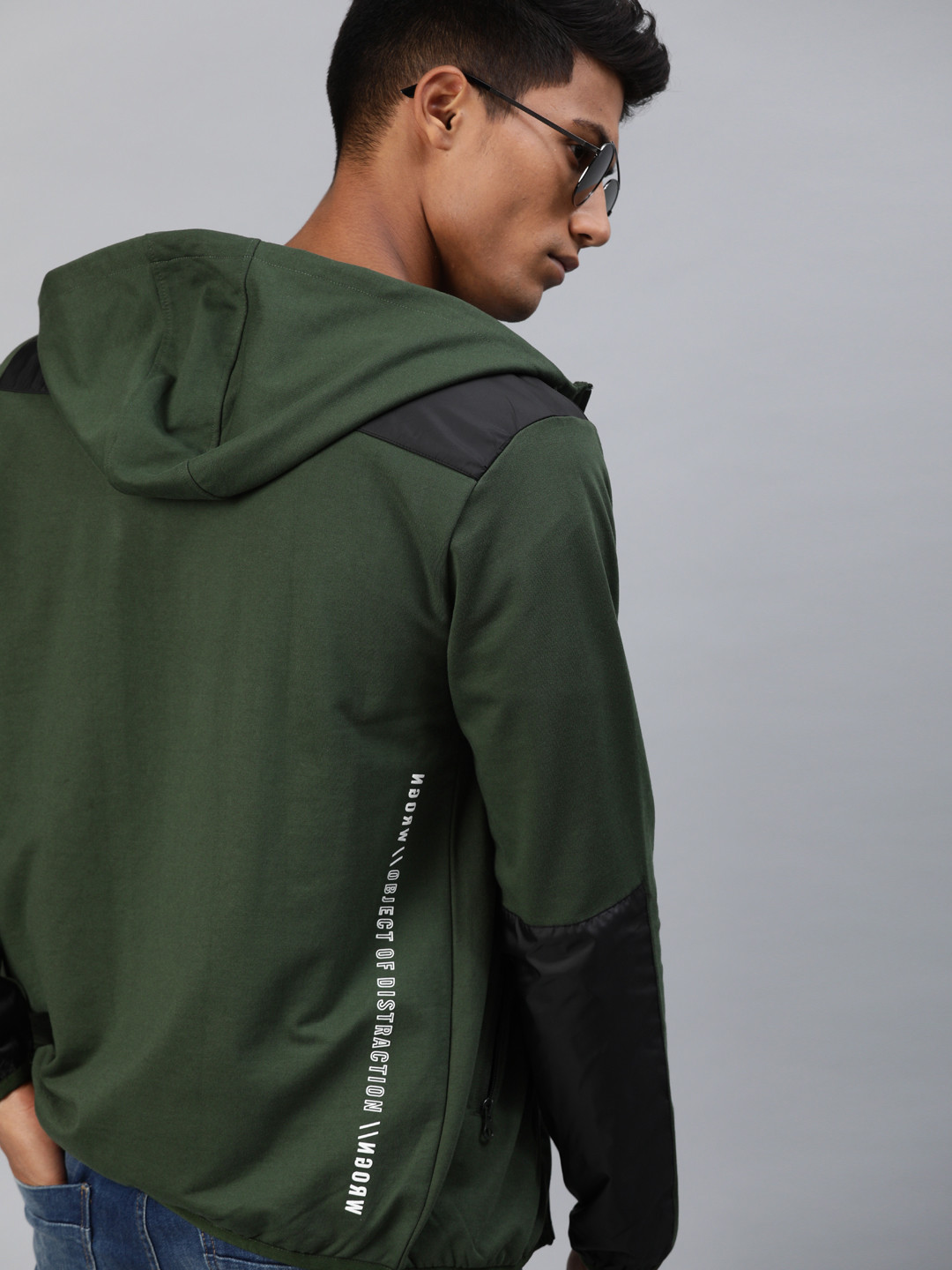 

WROGN Men Olive Green Solid Slim Fit Hooded Sweatshirt