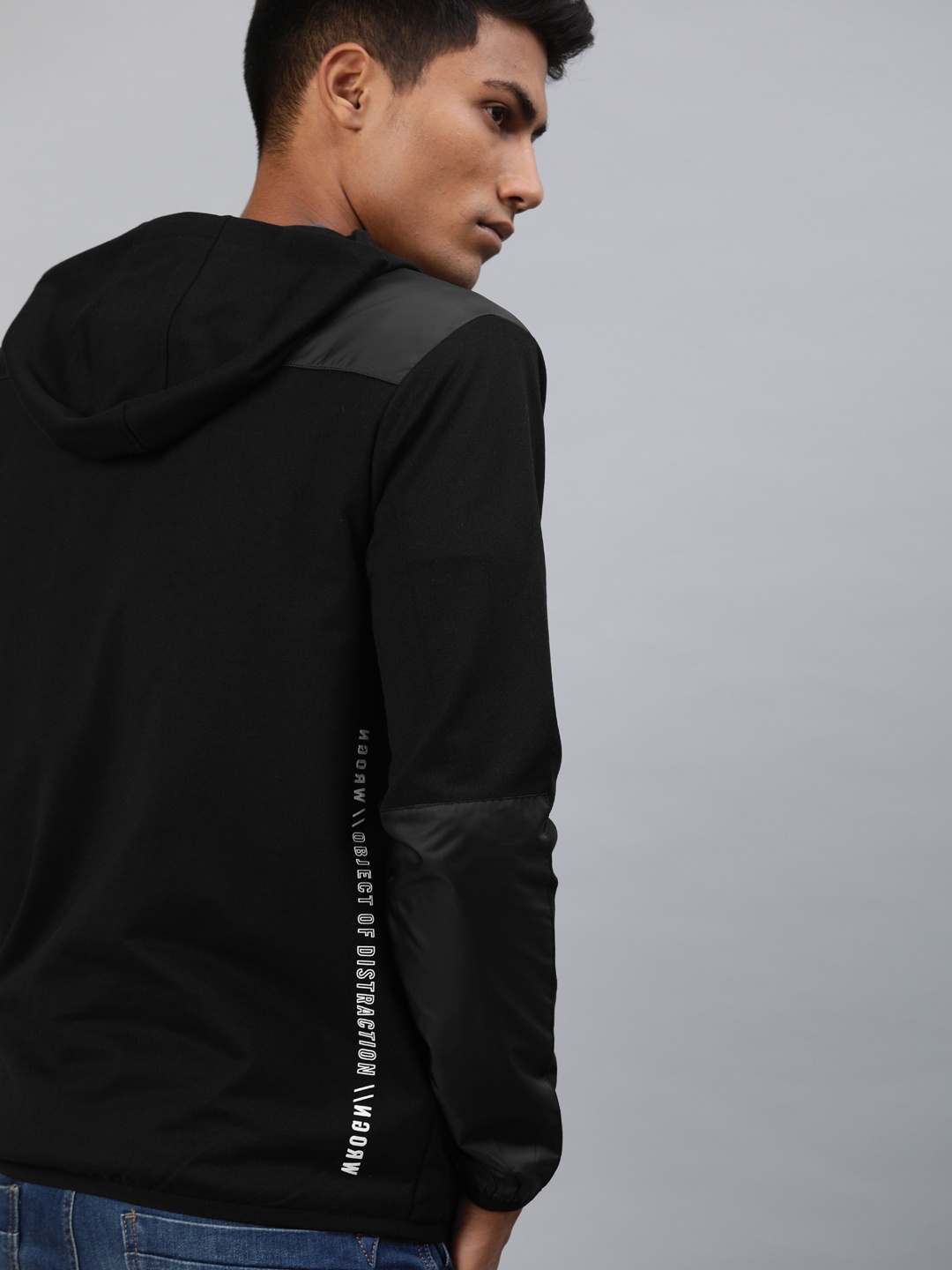 

WROGN Men Black Solid Slim Fit Hooded Sweatshirt
