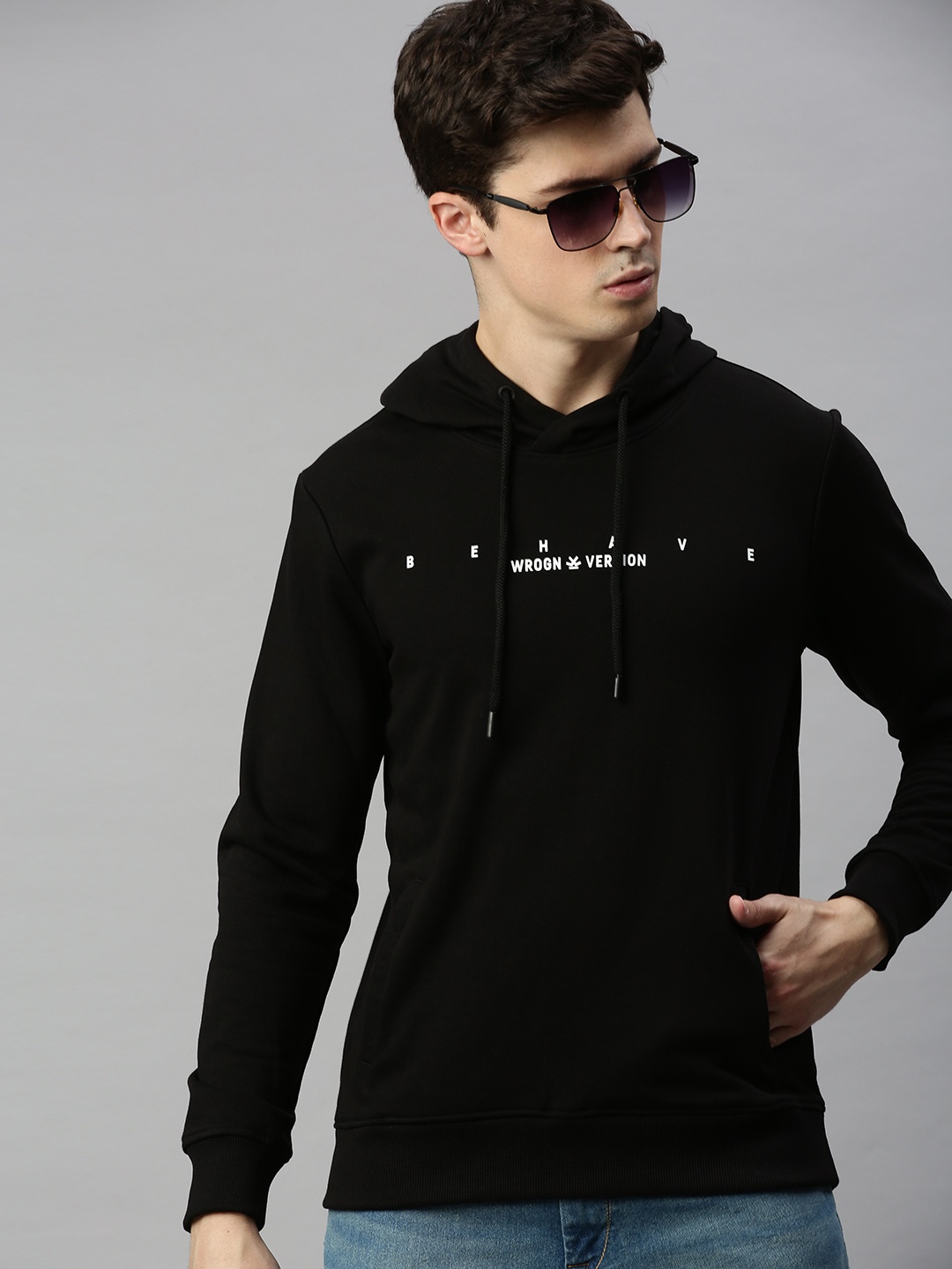 

WROGN Men Black Solid Slim Fit Hooded Sweatshirt