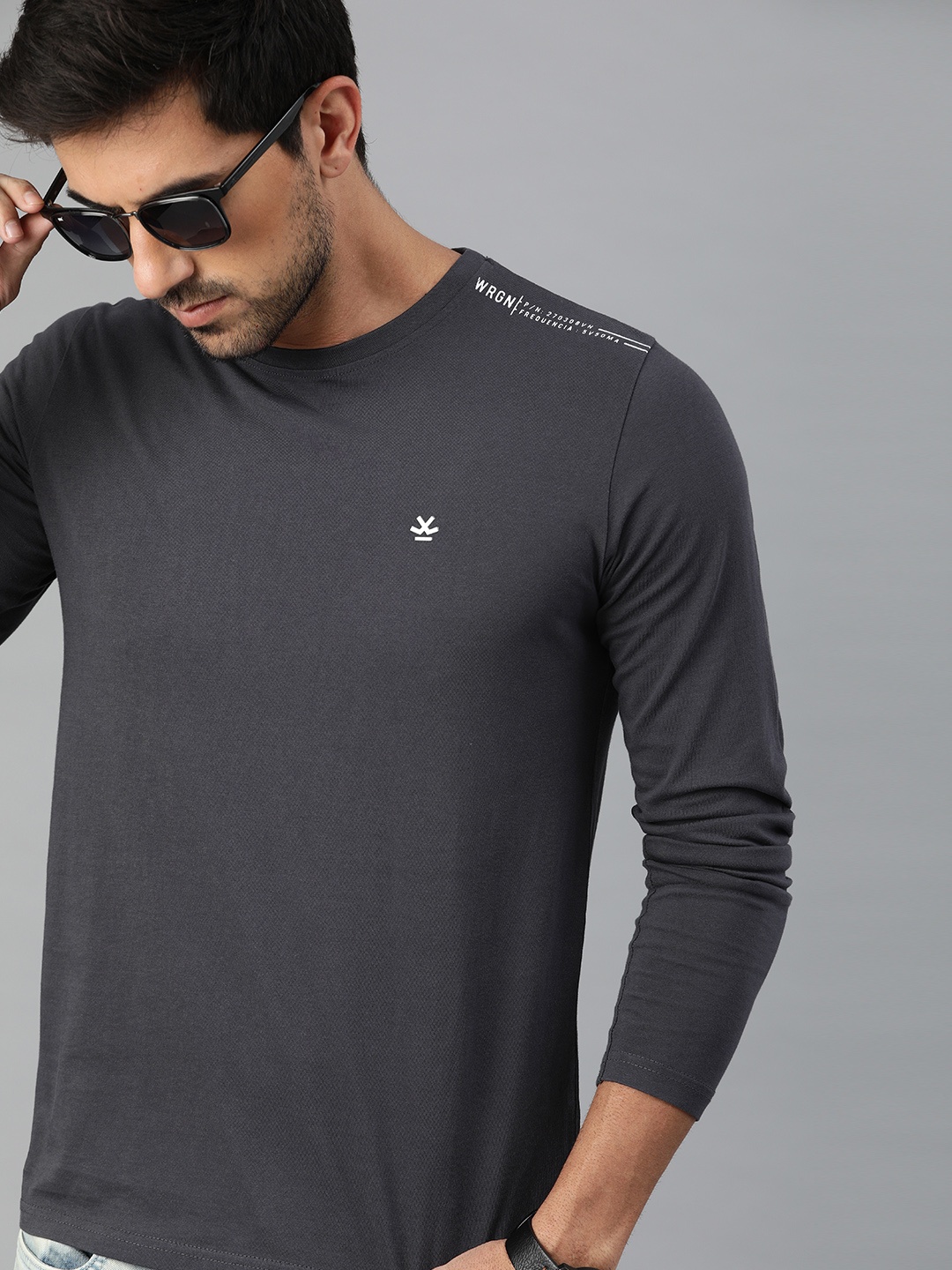 

WROGN Men Charcoal Grey Slim Fit Solid Round Neck Pure Cotton T-shirt