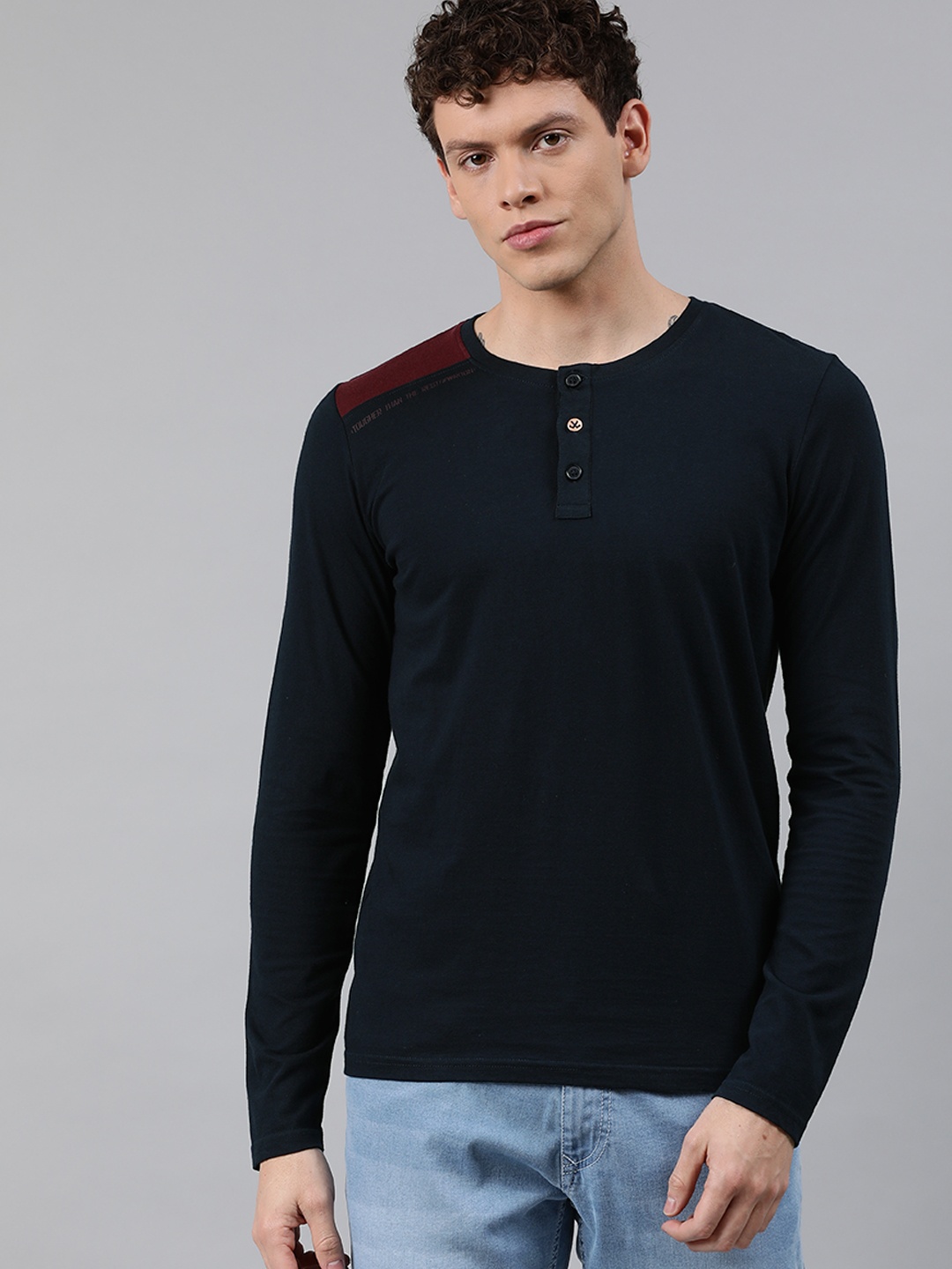 

WROGN Men Navy Blue Slim Fit Solid Henley Neck Pure Cotton T-shirt