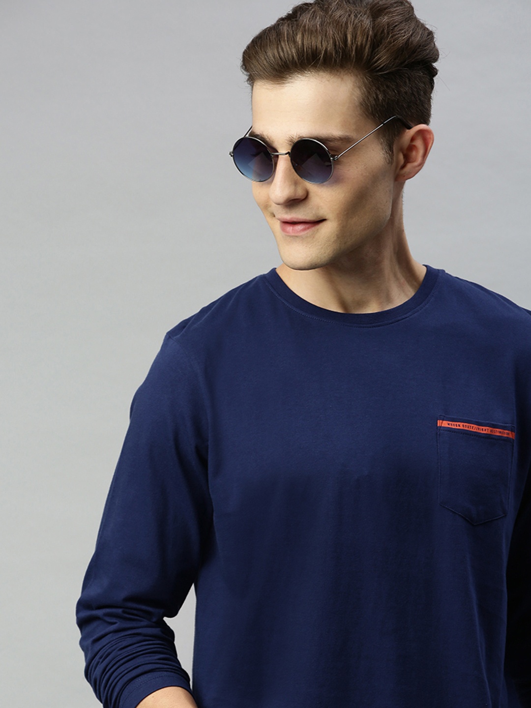 

WROGN Men Navy Blue Solid Round Neck Pure Cotton T-shirt