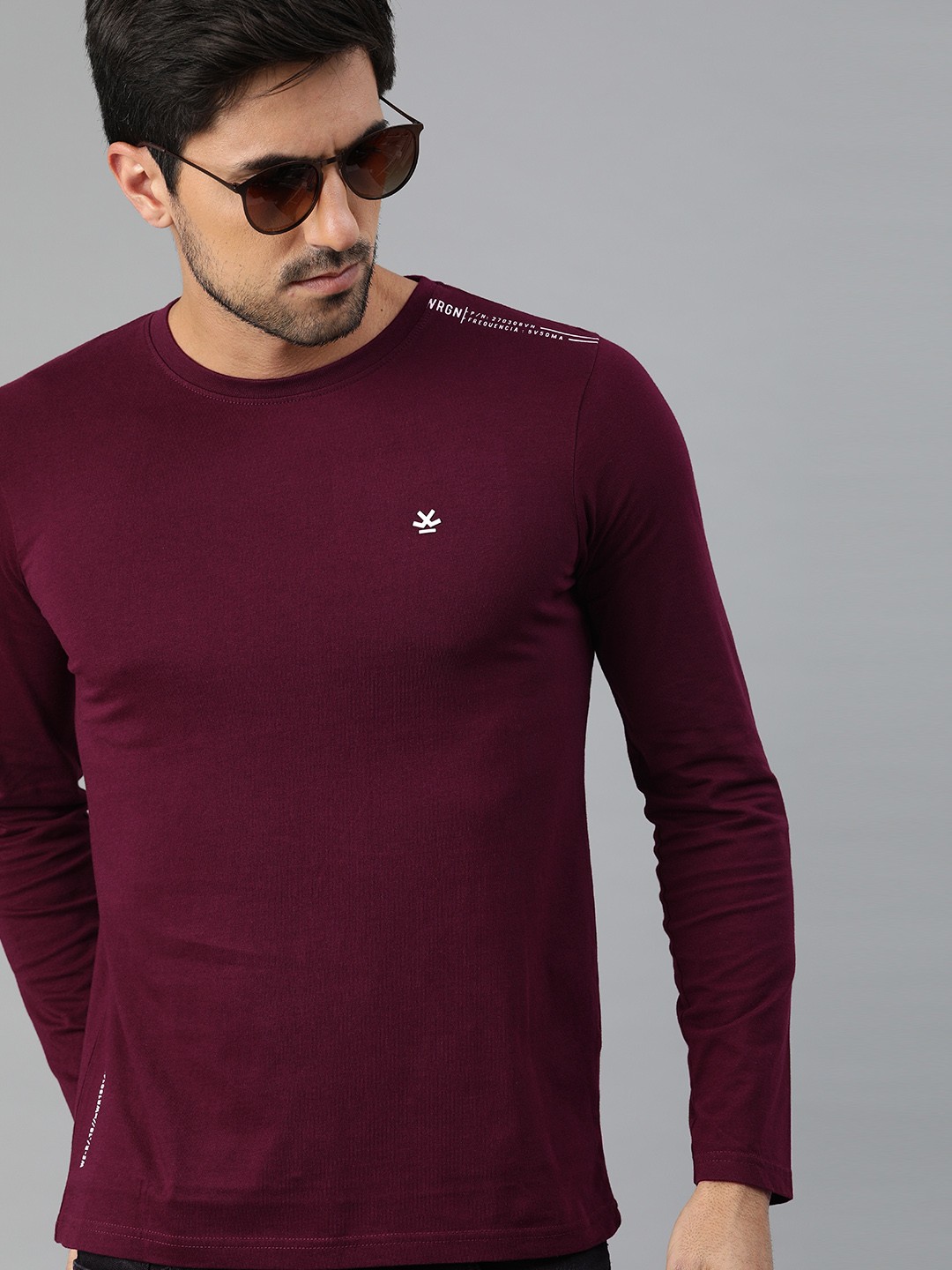 

WROGN Men Burgundy Slim Fit Solid Round Neck Pure Cotton T-shirt