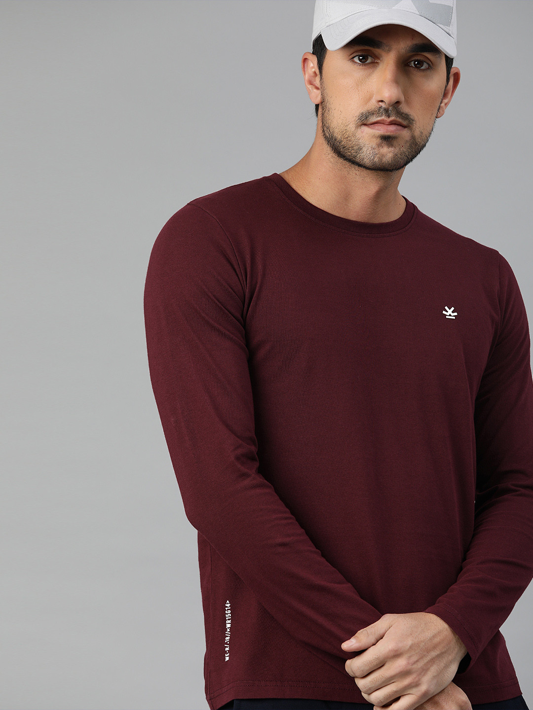 

WROGN Men Maroon Slim Fit Solid Round Neck Pure Cotton T-shirt