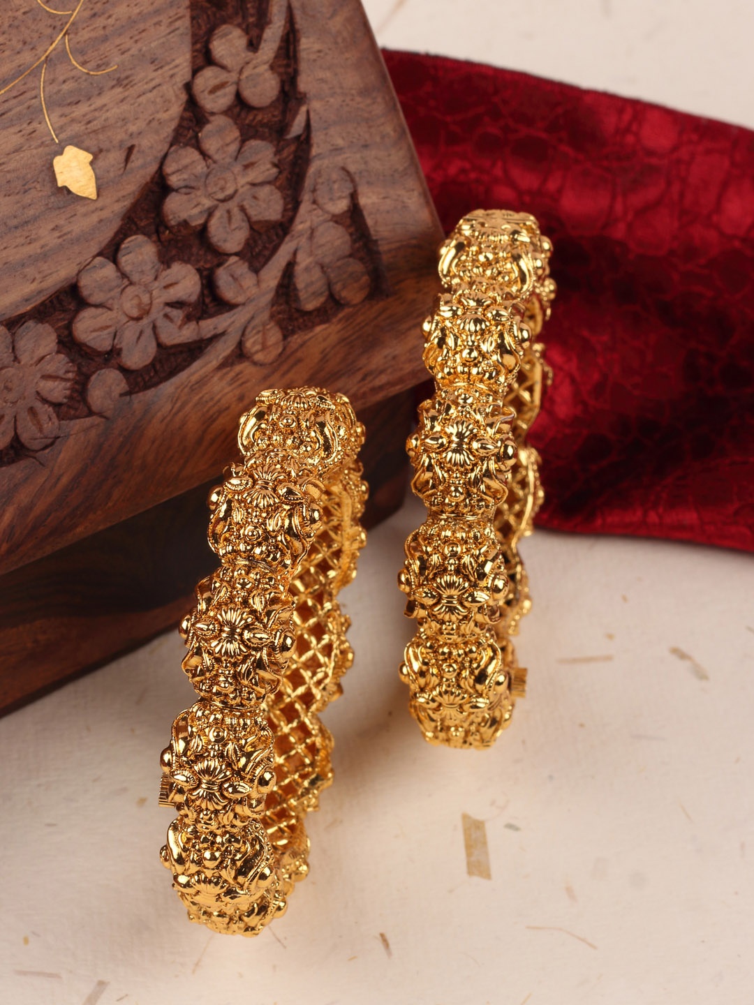 

AccessHer Women Set of 2 Gold-Plated Bangles