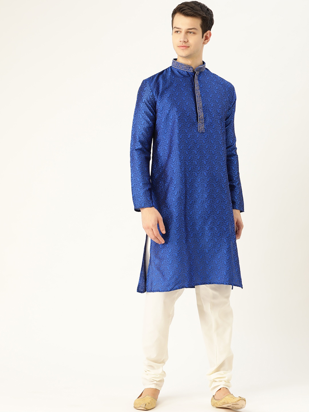 

SOJANYA Men Blue & Off-White Self Design Kurta with Churidar