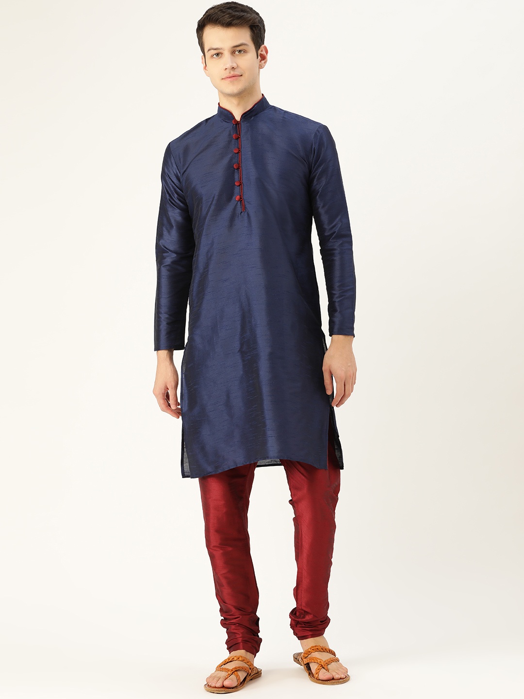 

SOJANYA Men Navy Blue & Maroon Solid Kurta with Churidar