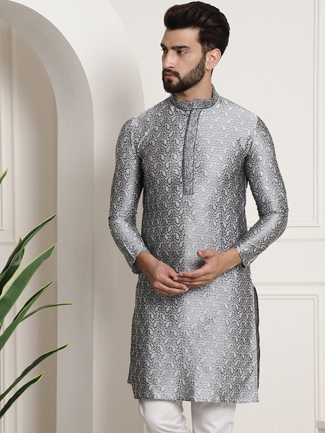 

SOJANYA Men Charcoal Grey & White Woven Design Straight Kurta