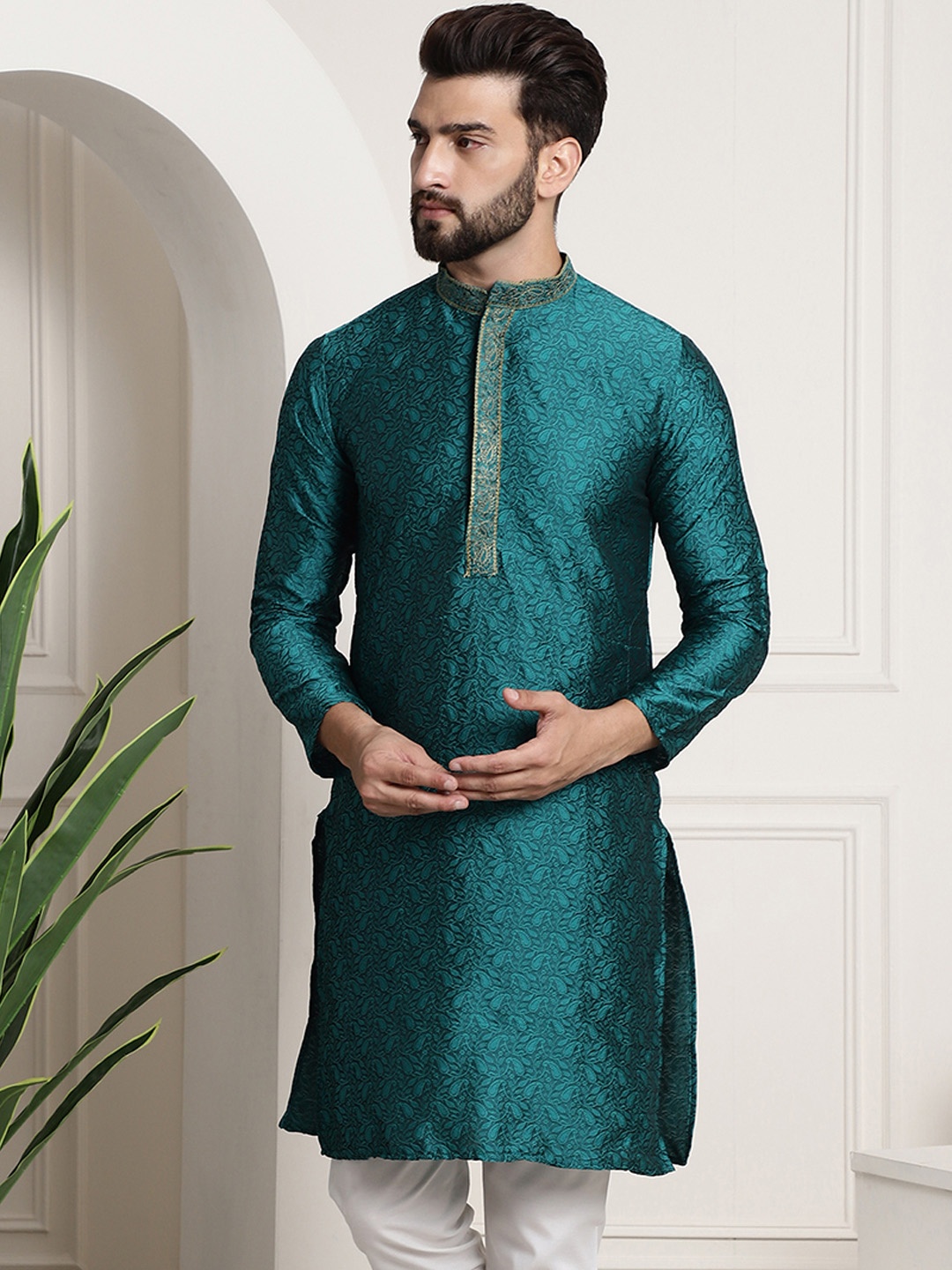 

SOJANYA Men Teal Green Woven Design Straight Kurta