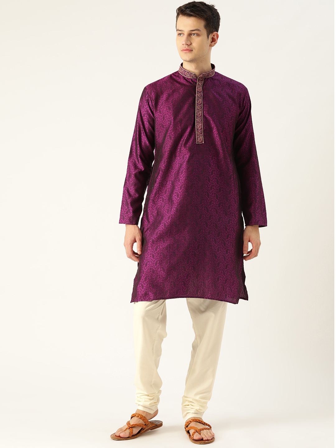 

SOJANYA Men Magenta & Off-White Paisley Woven Design Kurta with Churidar