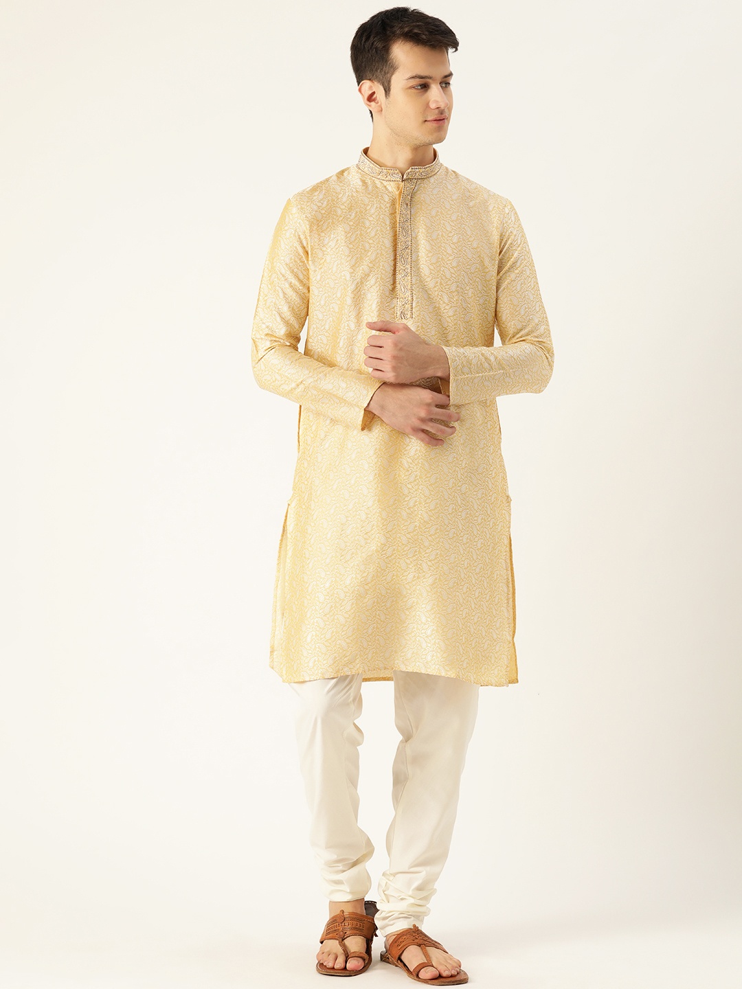 

SOJANYA Men Beige & Off-White Paisley Embroidered Kurta with Solid Churidar