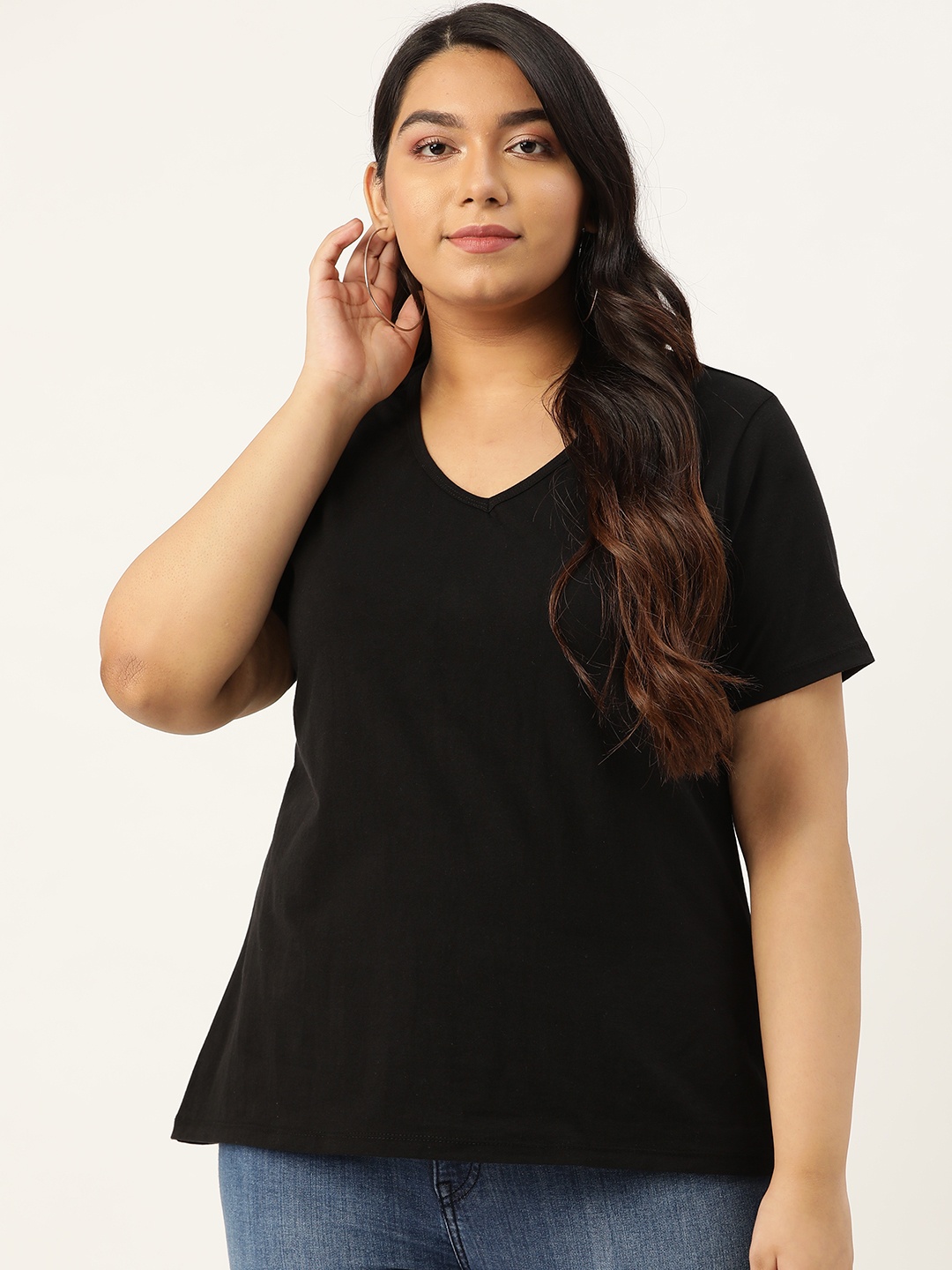 

Rute Women Black Solid V-Neck Plus Size T-shirt