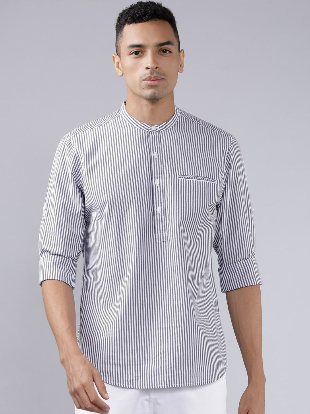 

HIGHLANDER Men Black & White Slim Fit Striped Casual Shirt
