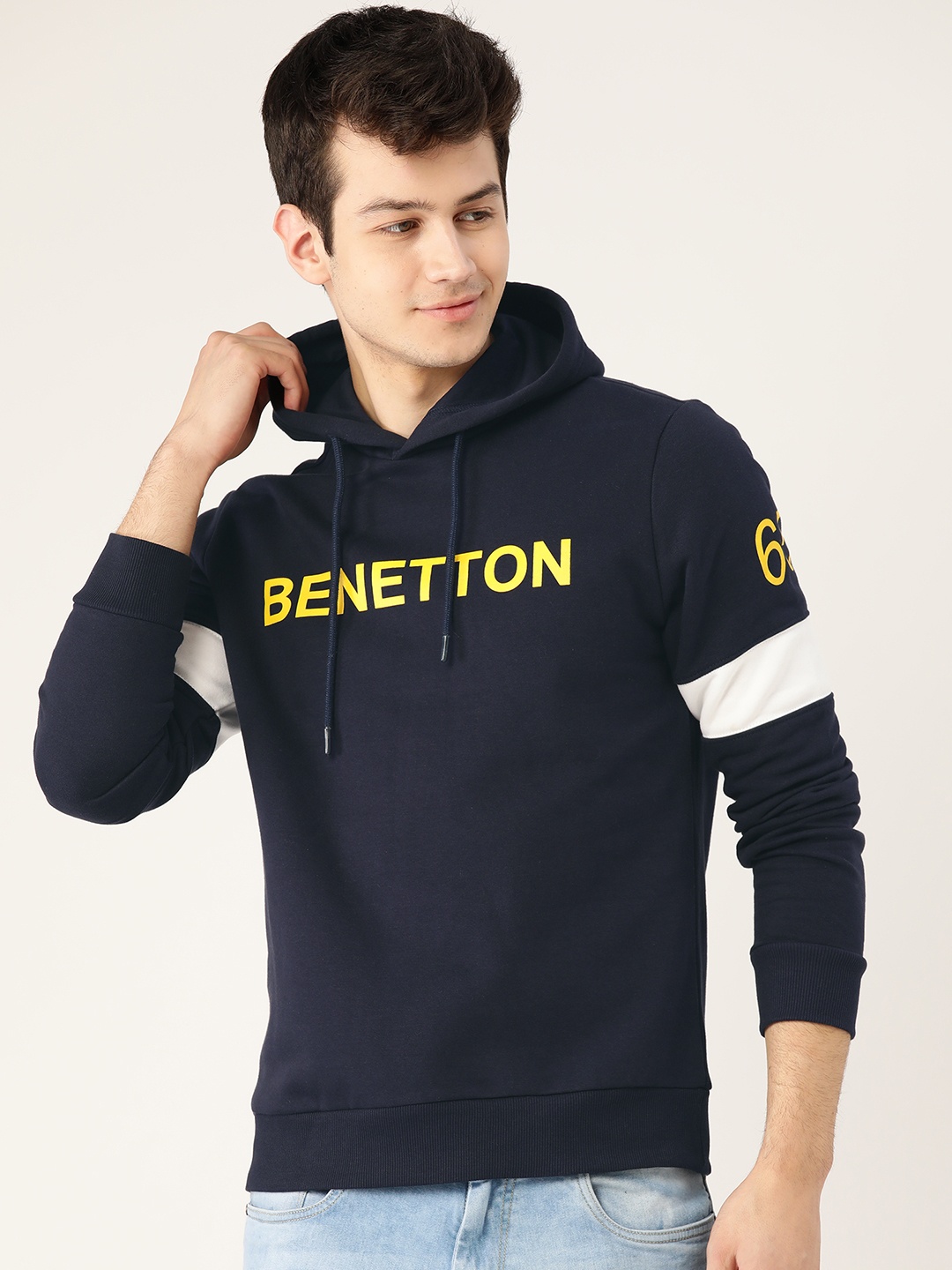 

United Colors of Benetton Men Navy Blue Solid Hooded Sweatshirt with Printed Detail