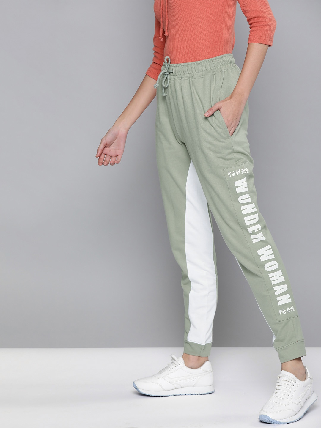 

Kook N Keech Wonder Woman Green & White Printed Regular Fit Mid-Rise Cropped Joggers