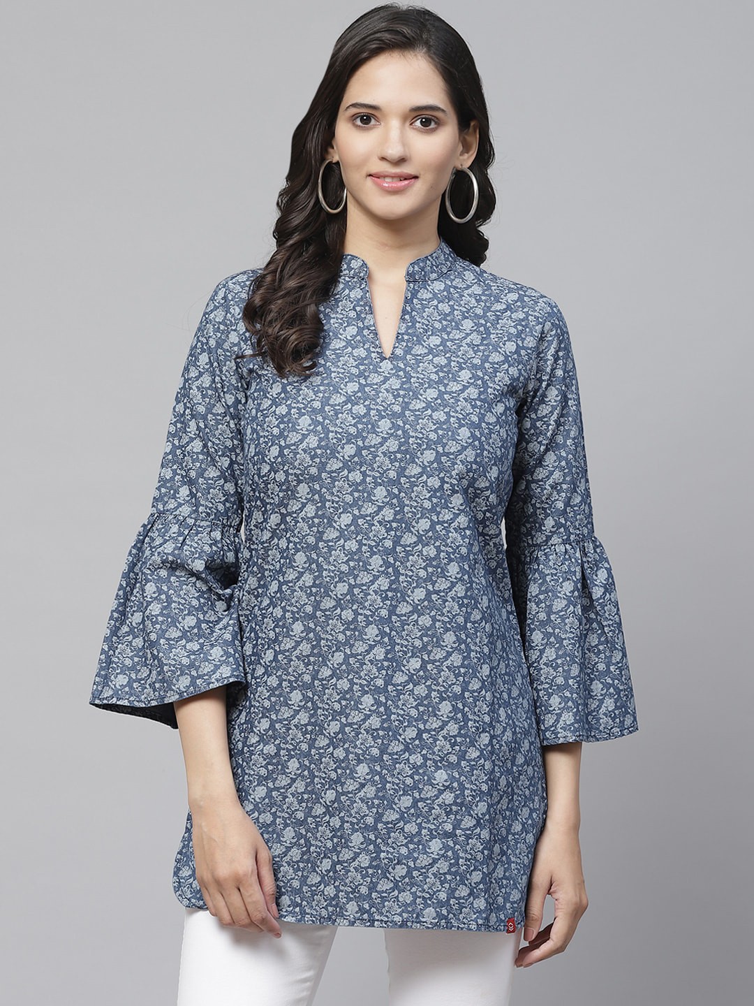 

Biba Women Navy Blue & Grey Floral Printed Straight Kurta