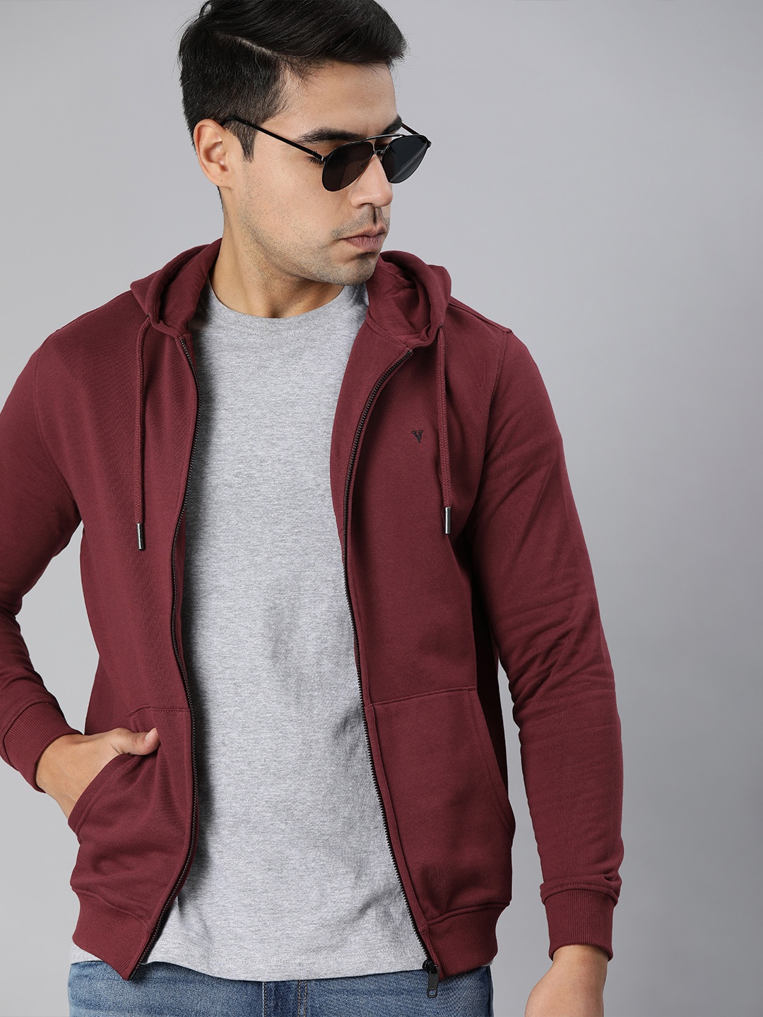 

Van Heusen Men Maroon Solid Hooded Sweatshirt