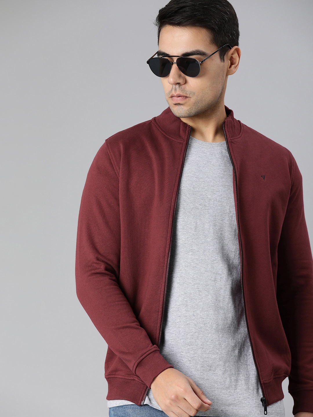 

Van Heusen Sport Men Maroon Solid Sweatshirt