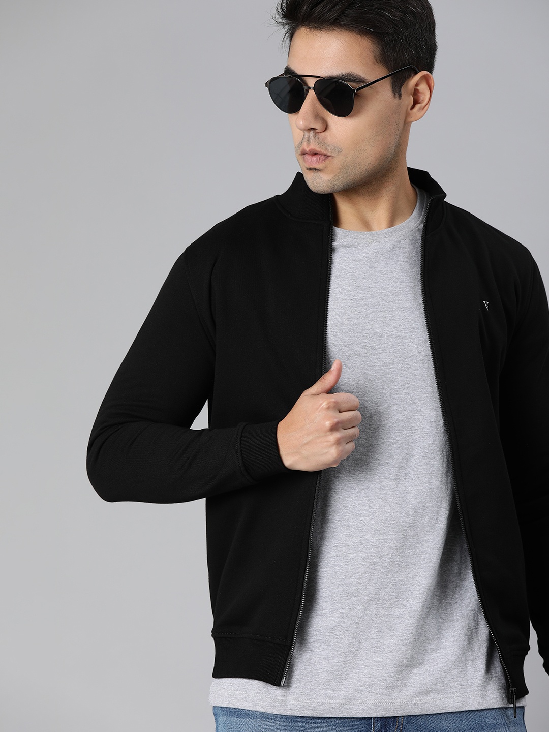 

Van Heusen Sport Men Black Solid Sweatshirt