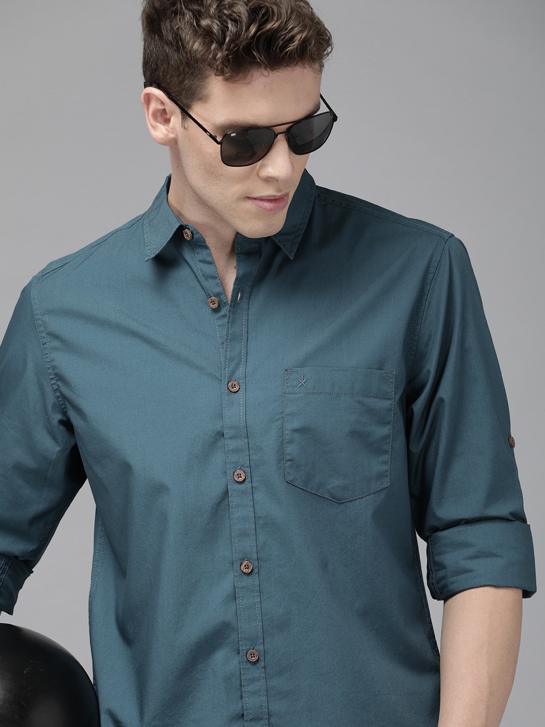 

Roadster Men Teal Blue Regular Fit Solid Casual Shirt