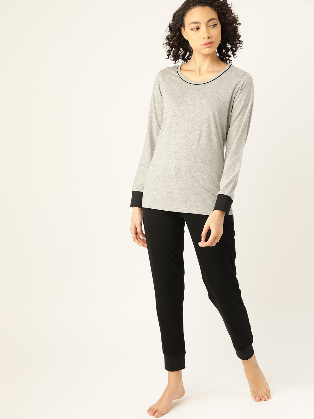 

ETC Women Grey Melange & Black Pure Cotton Solid Night suit