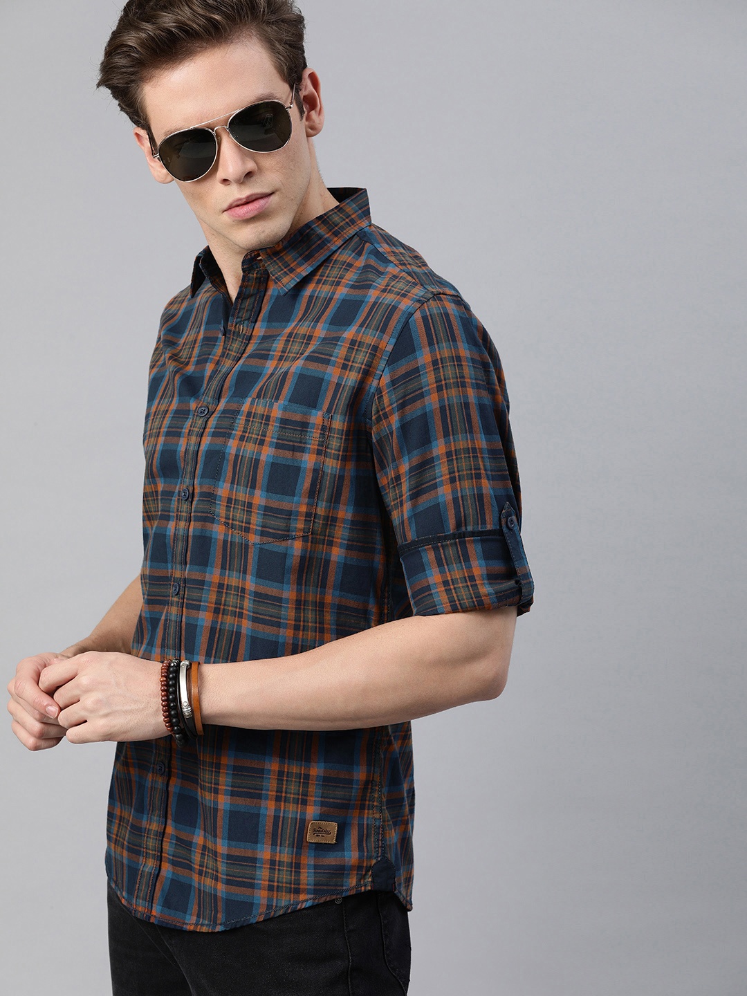 

Roadster Men Navy Blue & Brown Checked Pure Cotton Sustainable Casual Shirt