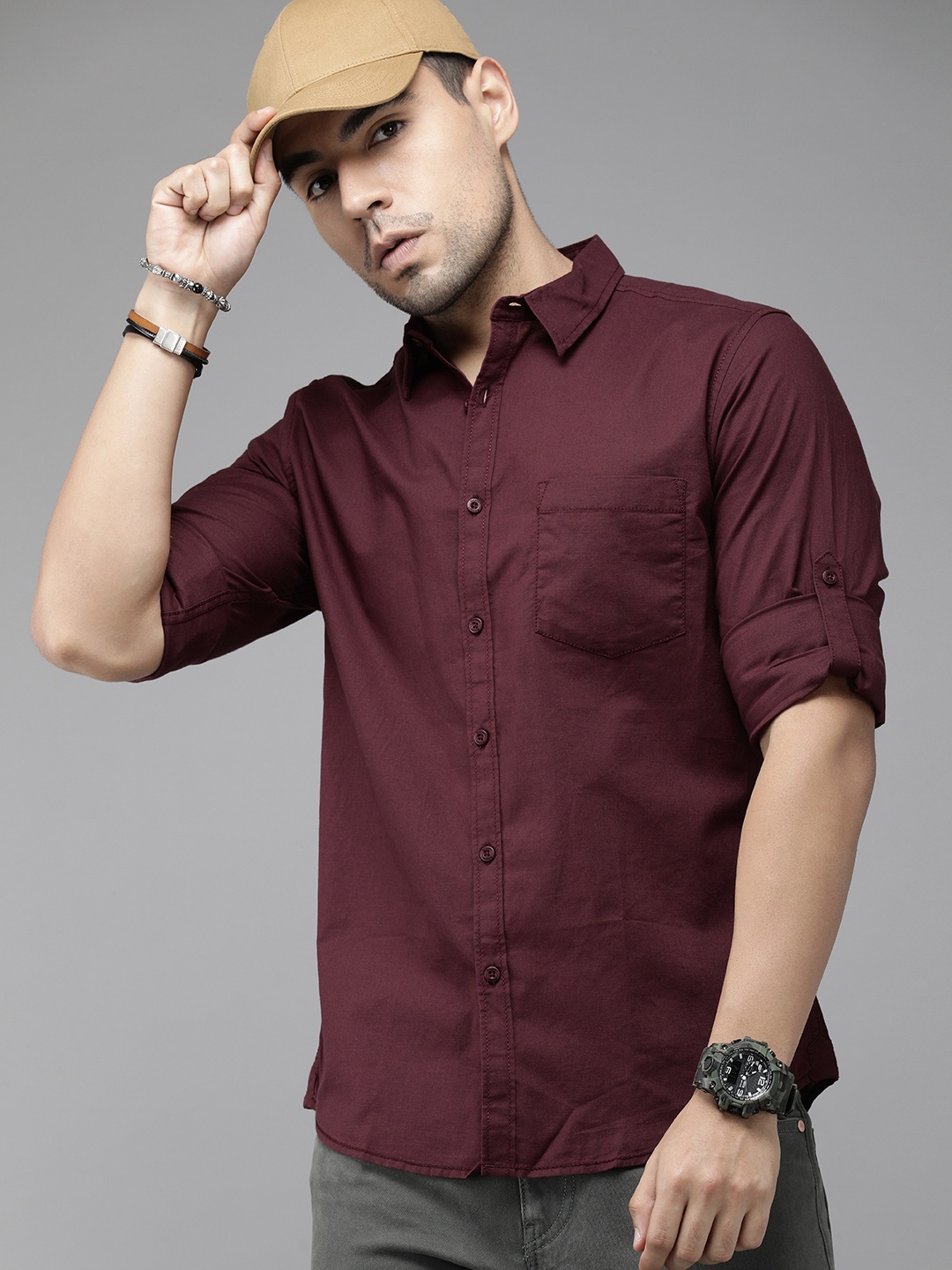 

Roadster Men Burgundy Regular Fit Solid Casual Shirt