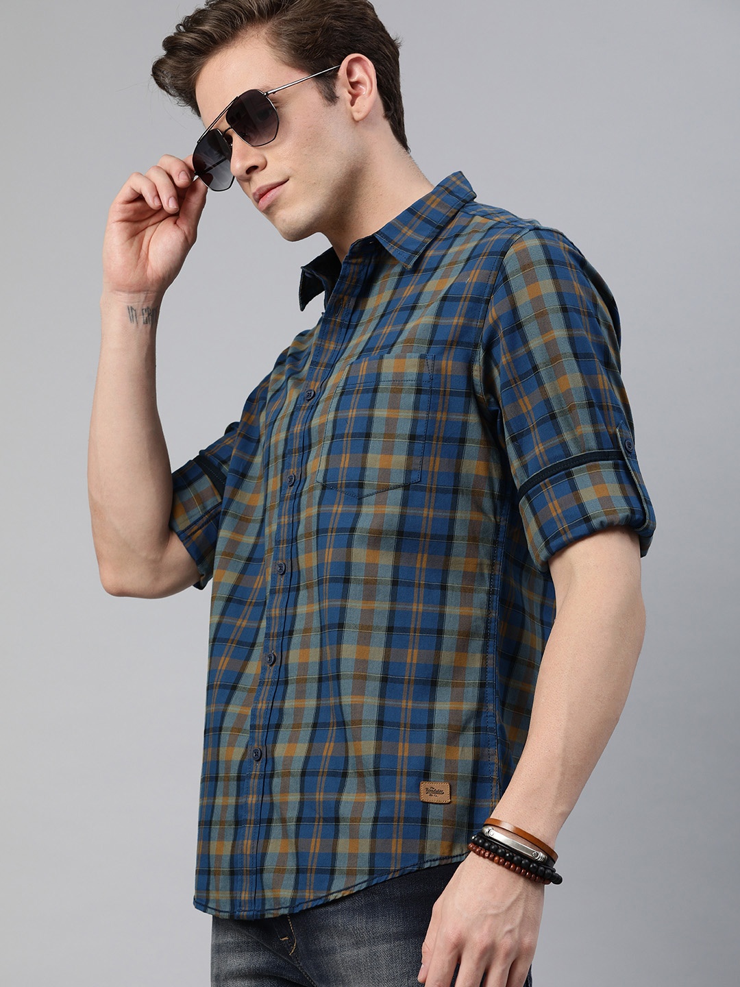 

Roadster Men Navy Blue & Orange Regular Fit Checked Casual Shirt