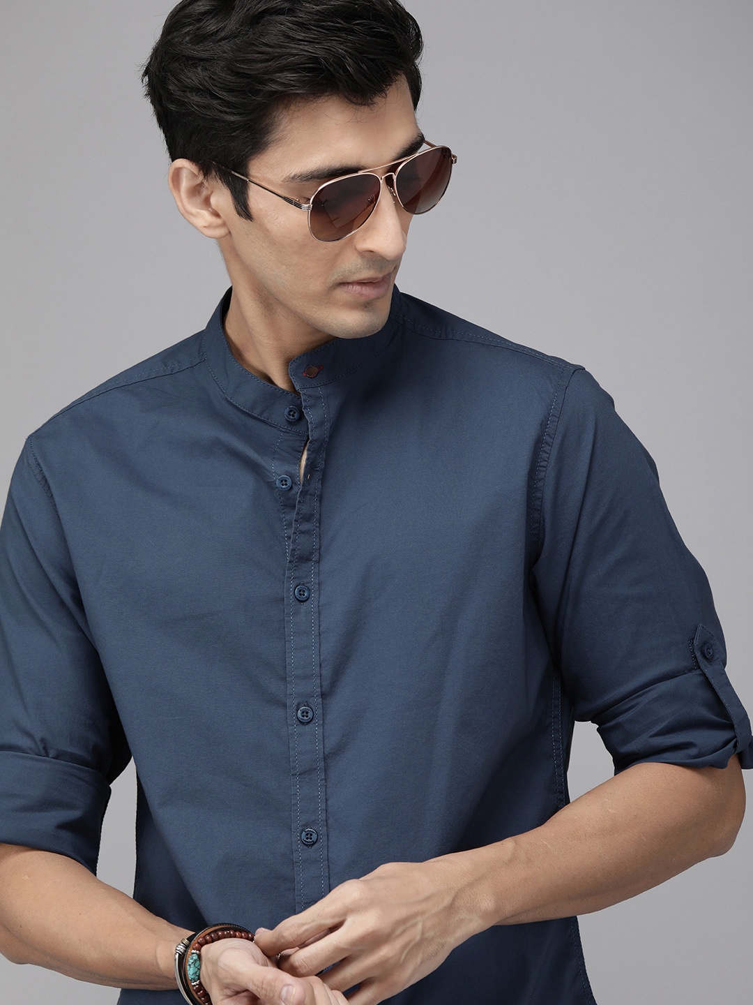 

Roadster Men Navy Blue Regular Fit Solid Casual Shirt