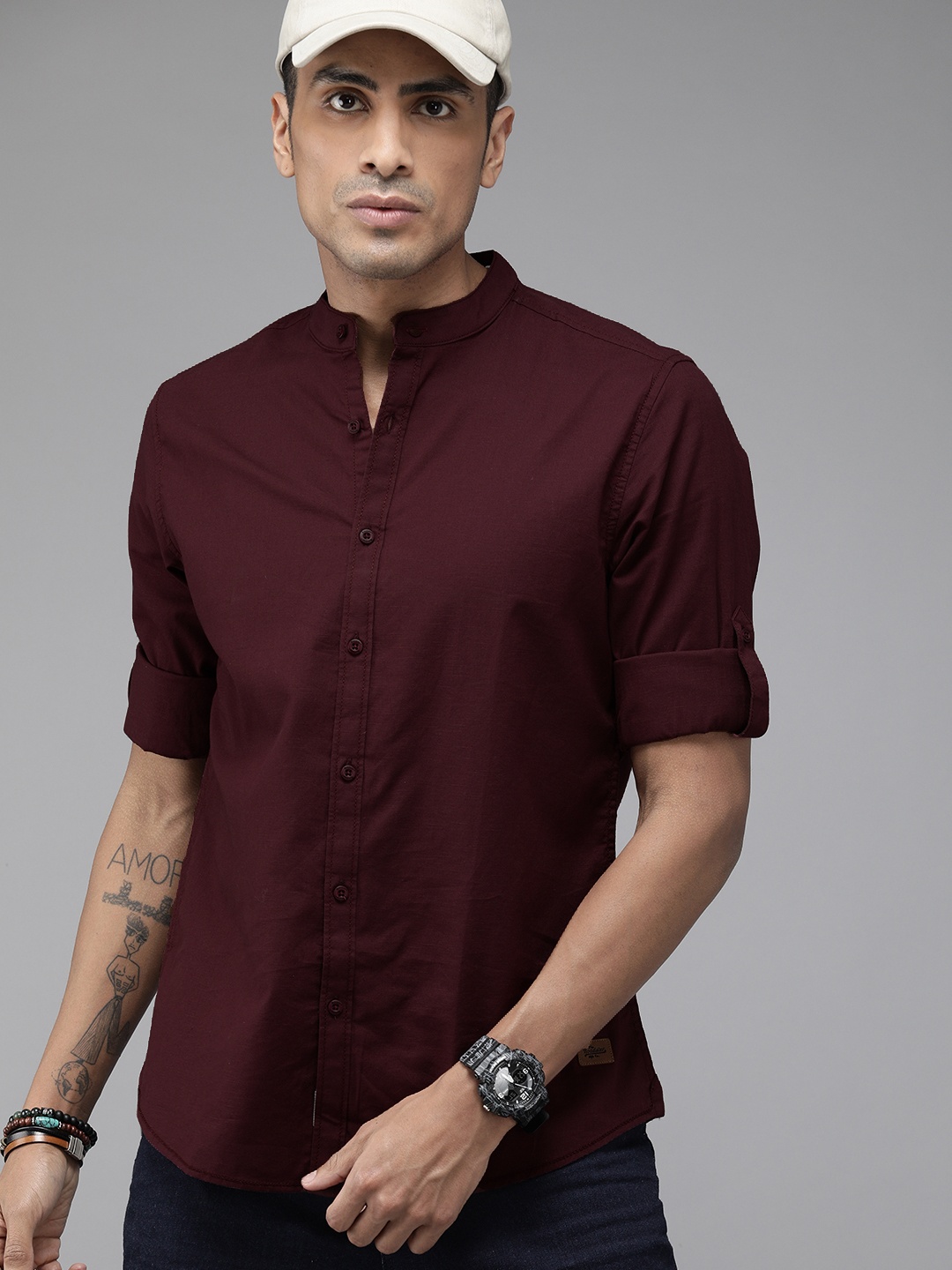 

Roadster Men Burgundy Regular Fit Solid Casual Shirt